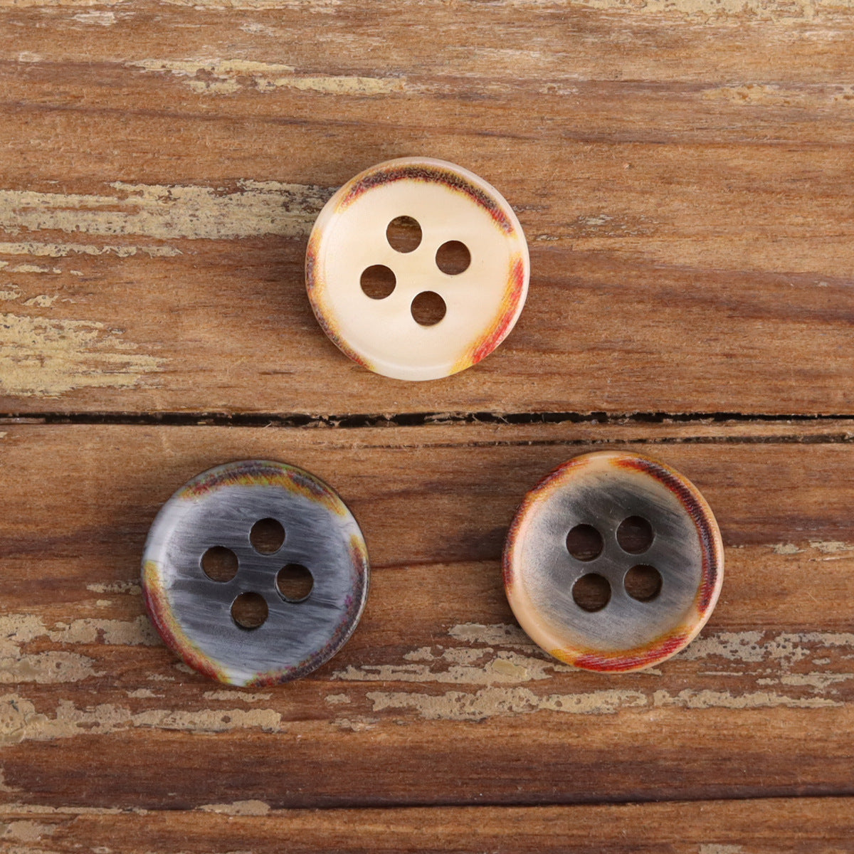11,5 mm brandbrända skålformade resin skjortknappar 60-pack