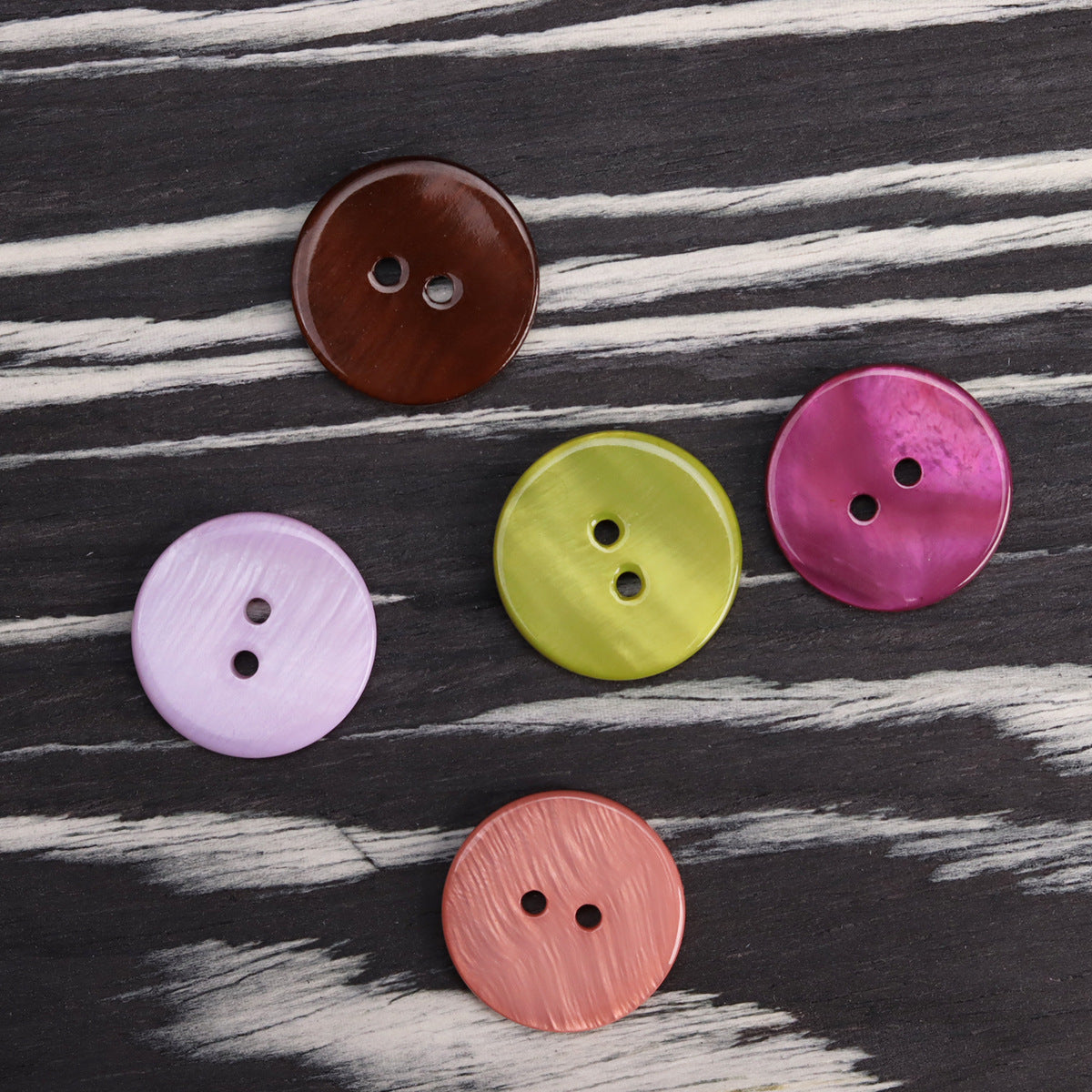 24-32L Bottoni Piatto a 2 Fori Colorati 30 Pezzi (5 Colori)