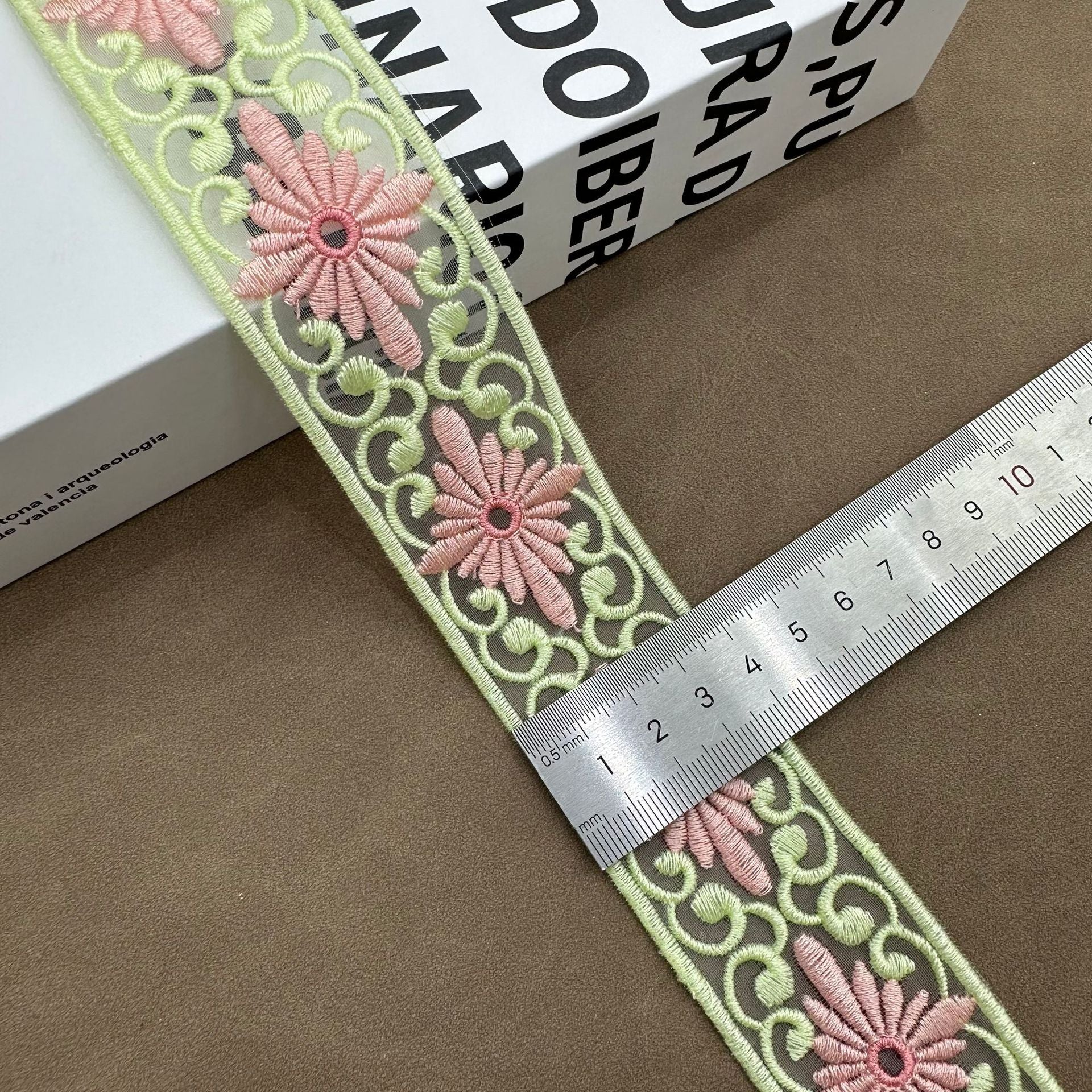 Organza lace trim with diamond embroidery, green background and pink daisy flowers, 3.6 cm