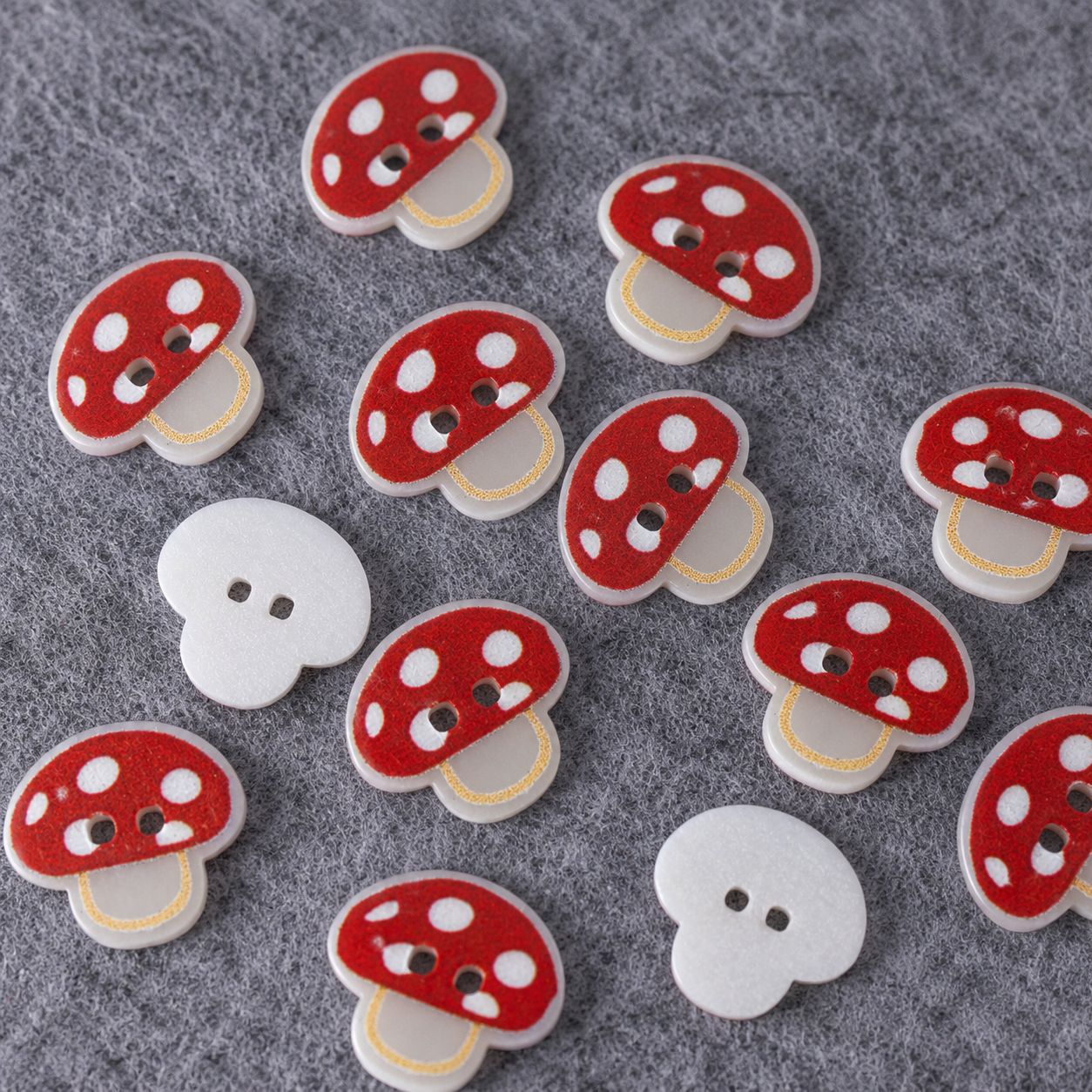 15mm Cute Red Mushroom Resin Buttons for Children's Clothing 50pcs