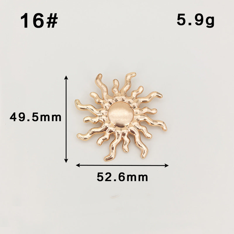 Broche dorado sol con rayos y pasador de seguridad, disco central liso