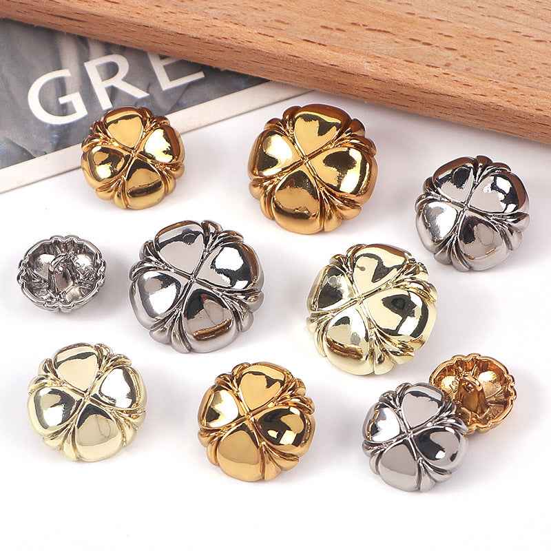 24L/28L/32L/36L Domed Clover-Shaped Metal Shank Buttons 30 Pack