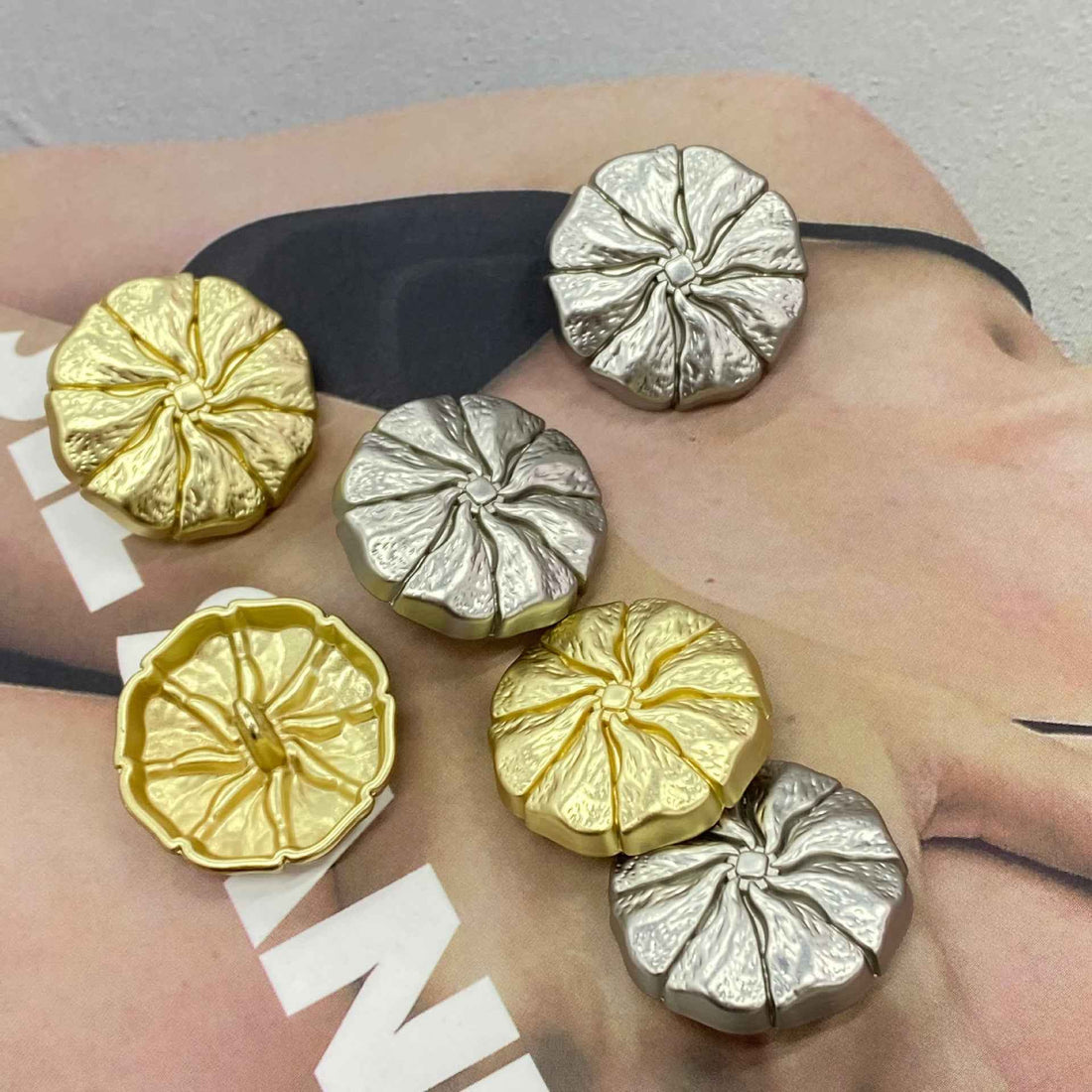 15-23mm White Nickel Flower Metal Shank Buttons for Coats 20pcs