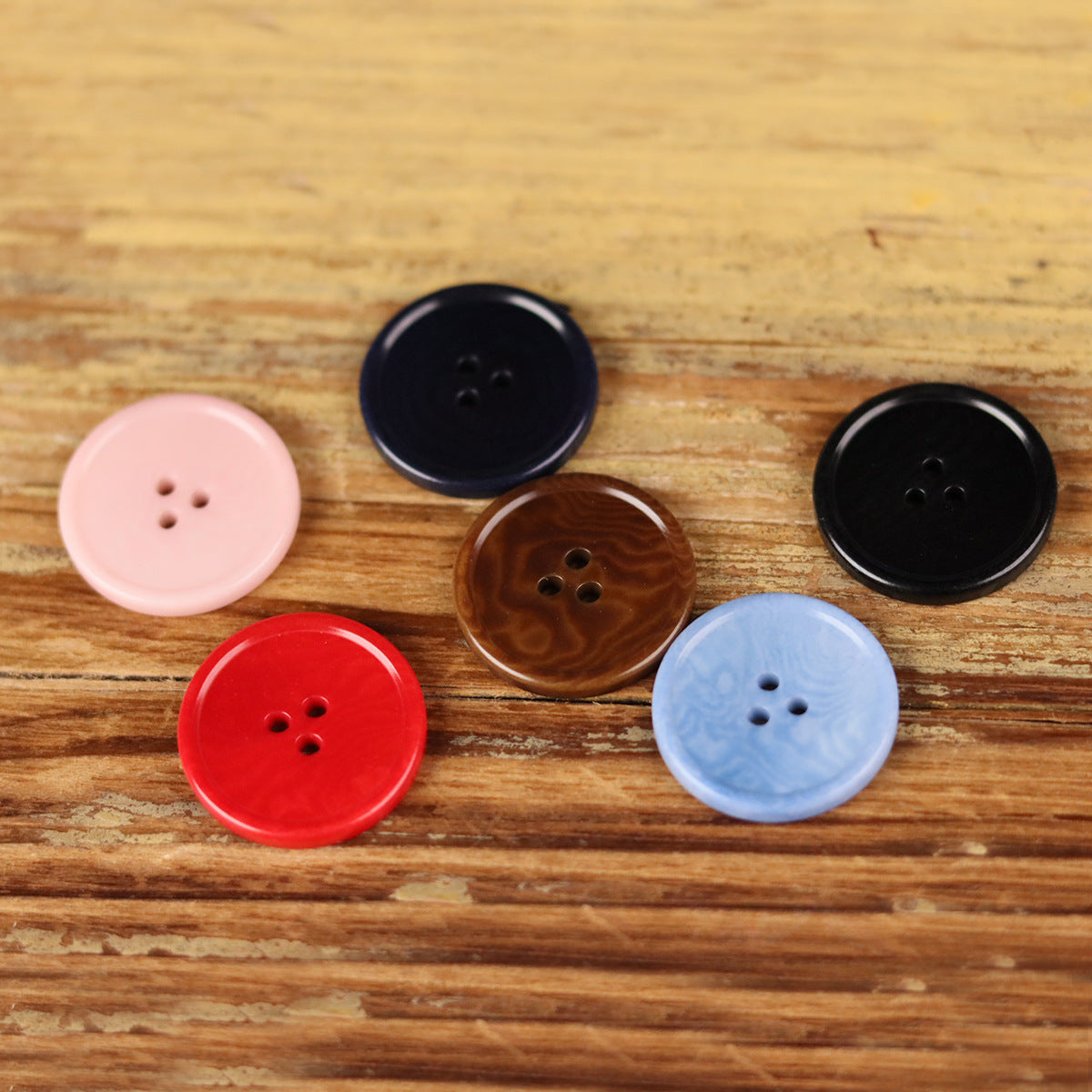 Natural Palm Nut Buttons Round 3-Hole Thin-Rim Candy Colors – Set of 20