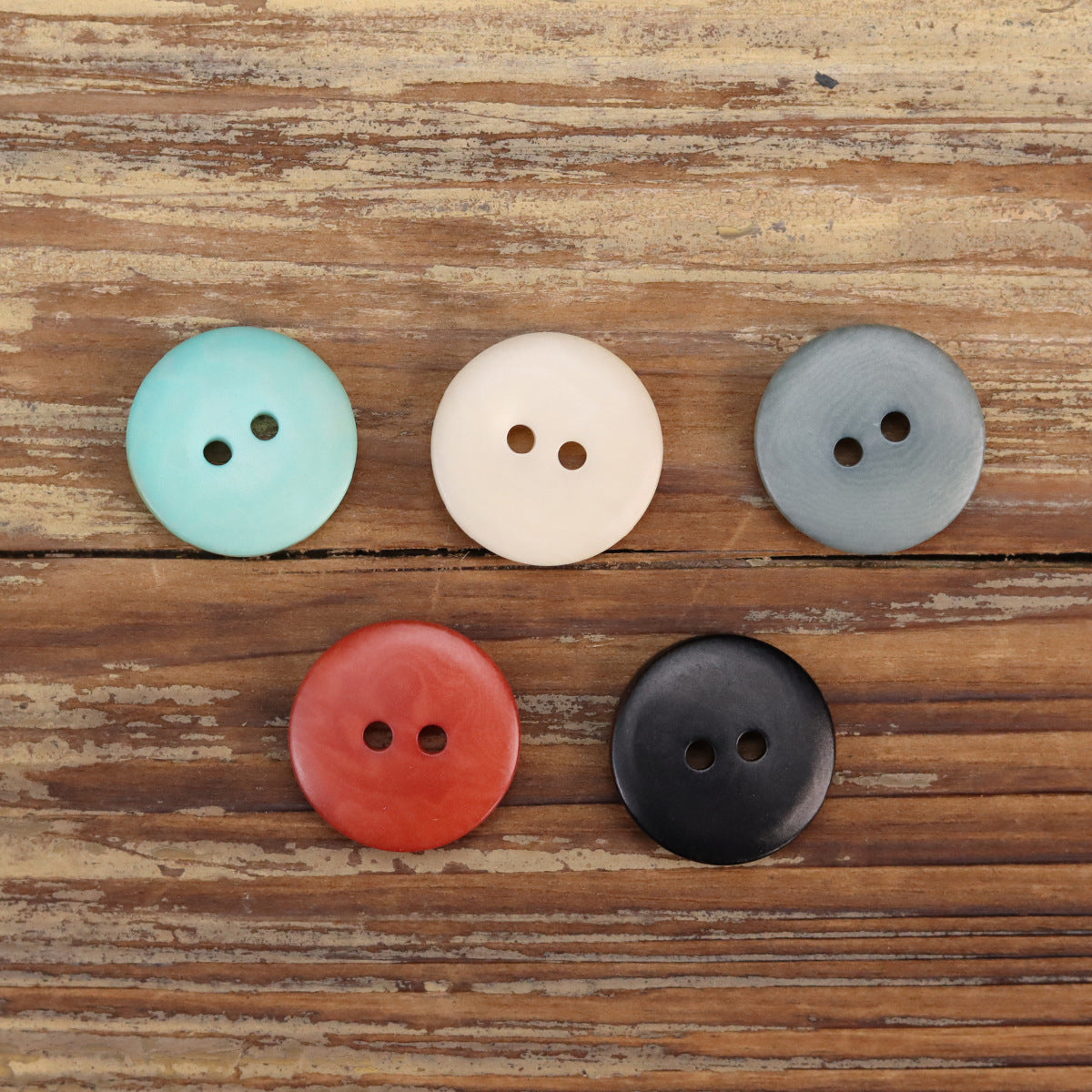 Palm Nut Round 2-Hole Buttons with Scorched Rim Edge – Set of 20