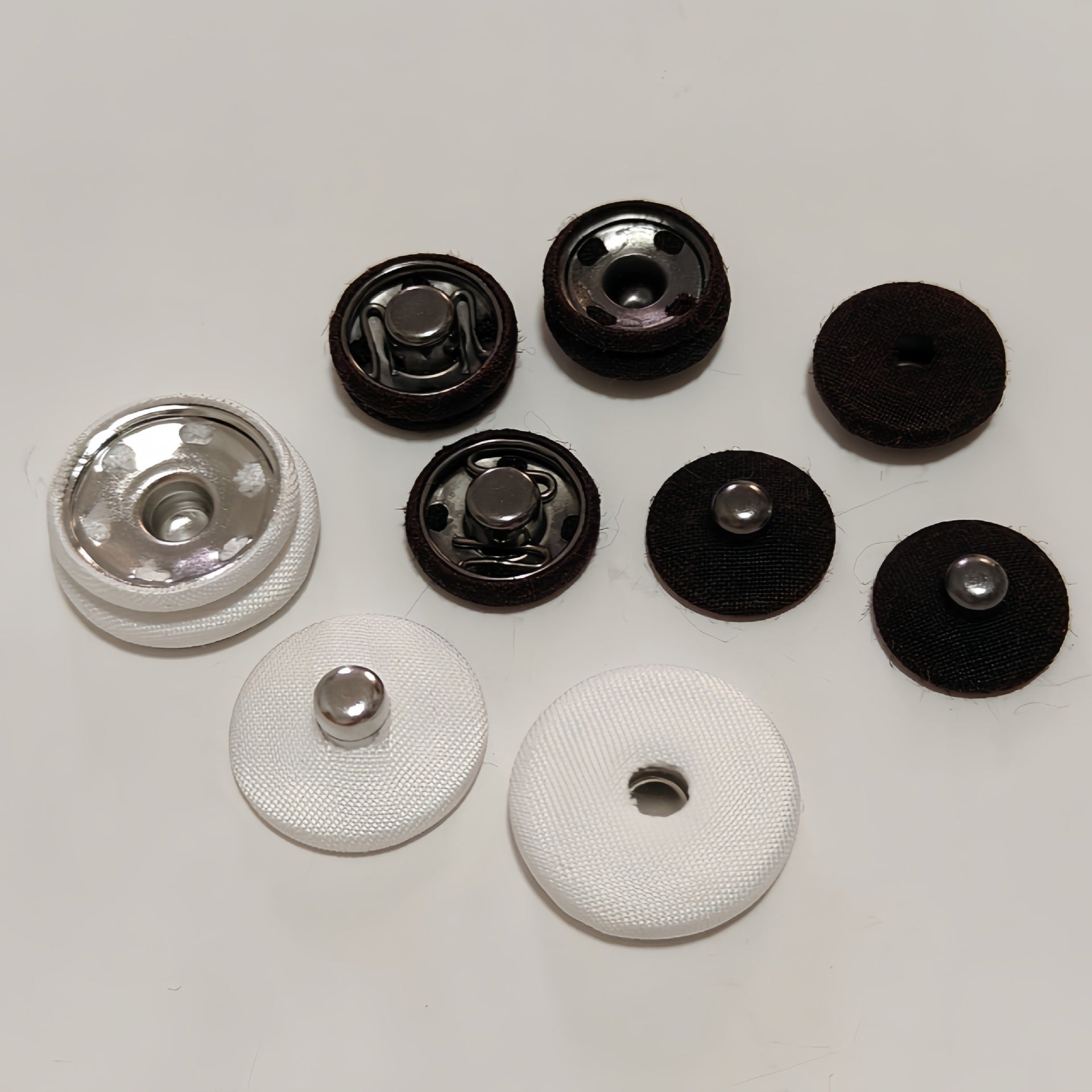 13-28mm Weiße Schwarze Stoffbedeckte Unsichtbare Metall Druckknöpfe 20 Stück