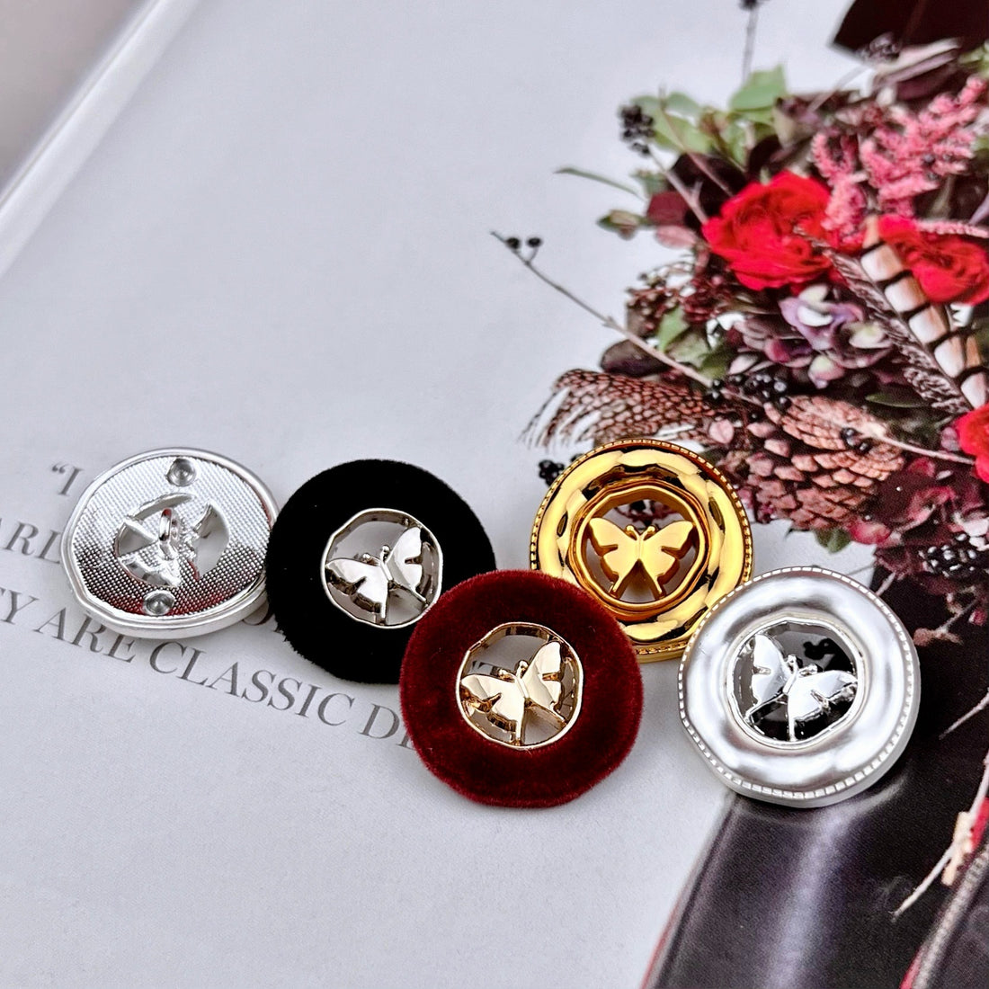 18/23mm Hollow Rolled Edge Butterfly Flocked Metal Button 12pcs