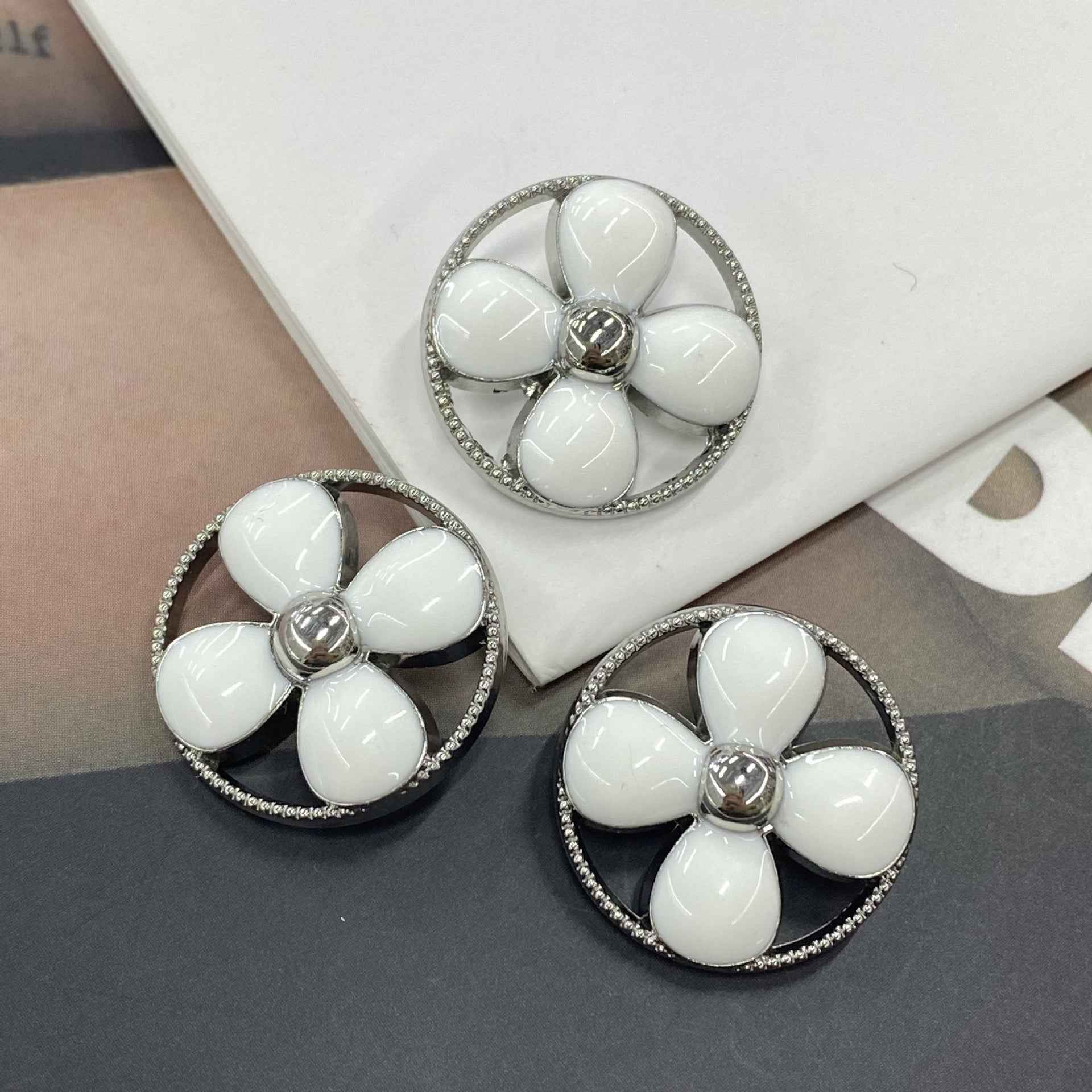 18/20/23mm Round Clover Ring Metal Shank Buttons for Clothing 10pcs