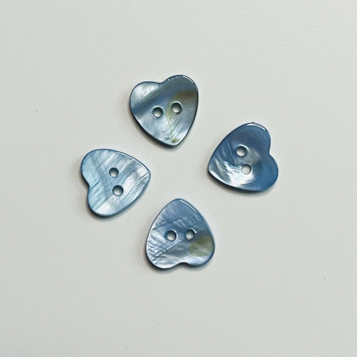 18L White Blue Heart Shaped Natural River Shell Button 60pcs