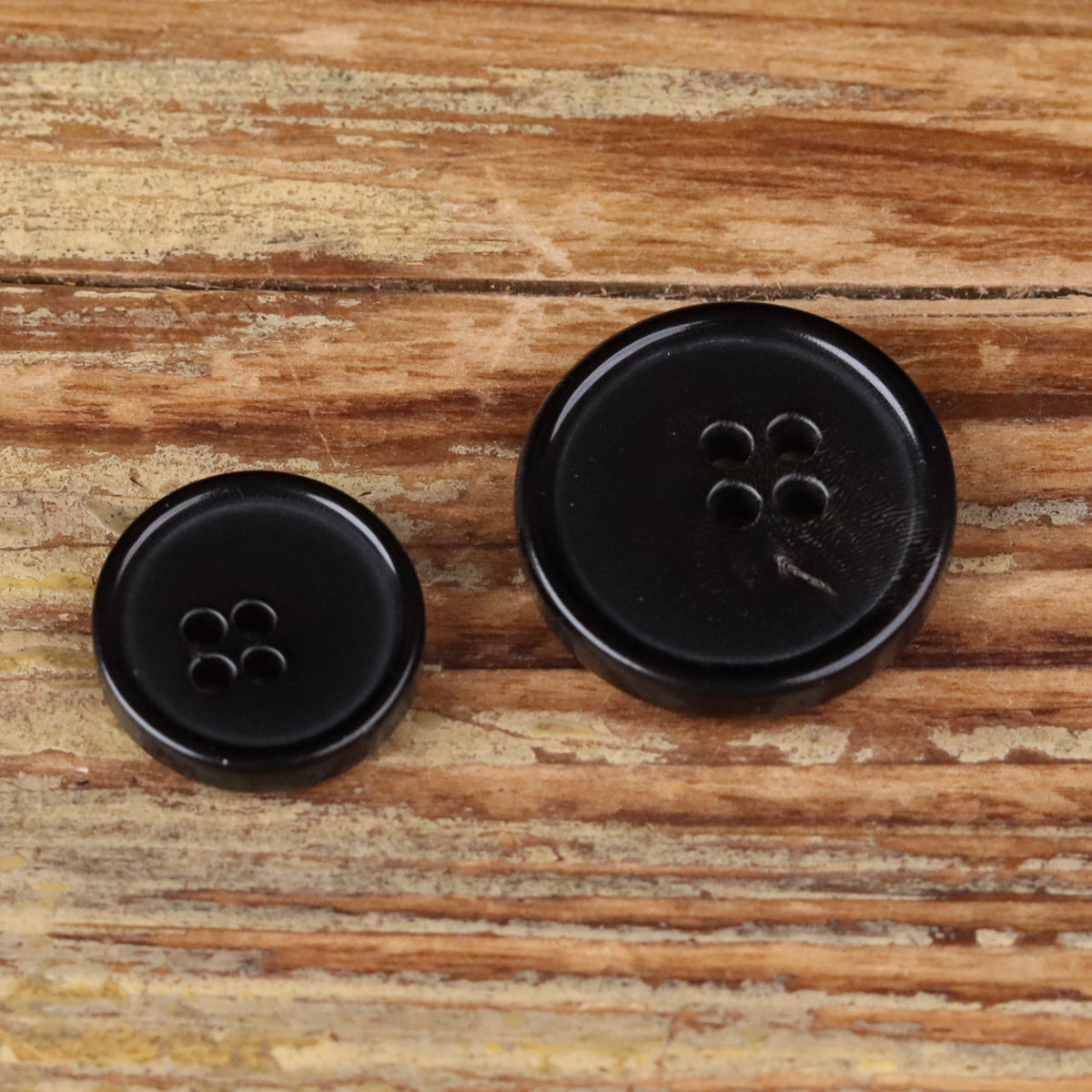 Black Natural Horn Round 4-Hole Slim-Edge Buttons – Set of 20
