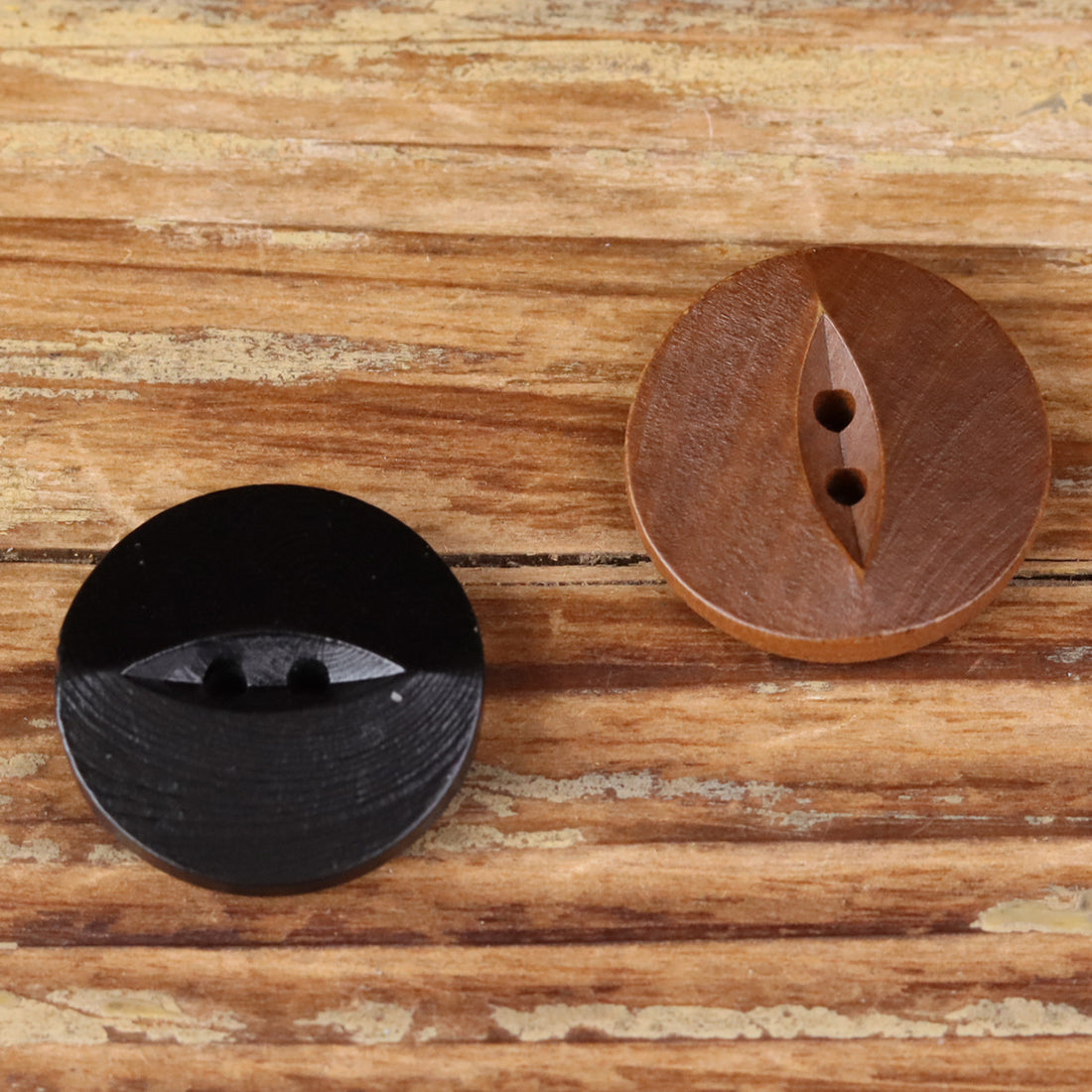 Round wood 2-hole buttons, black and brown, flat round design