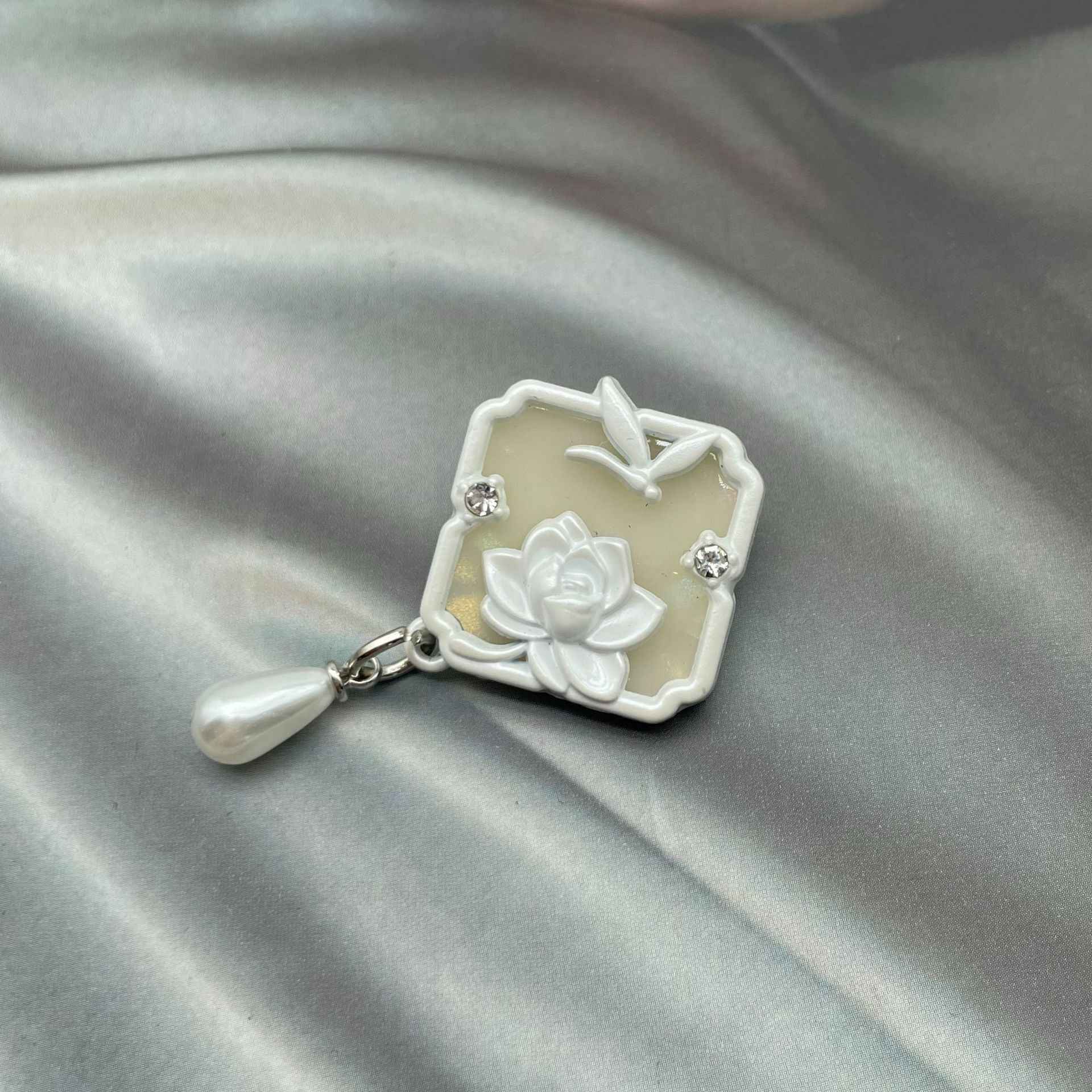1 Inch Chinese Lotus Dragonfly Metal Sew-On Buttons 10pcs