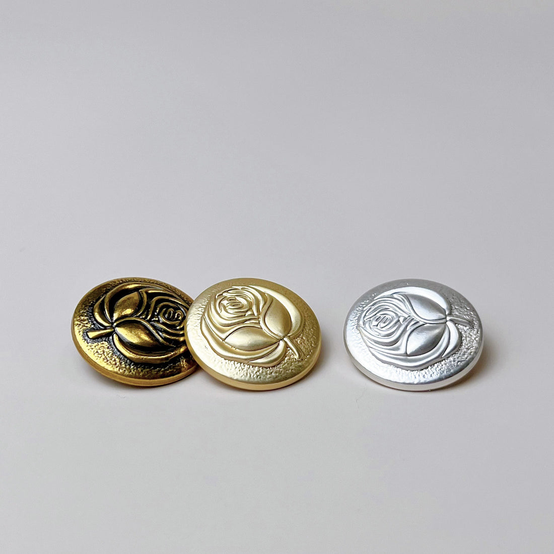 18/23mm Vintage Rózsaszín Fém Gomb Pulóverekhez 12DB