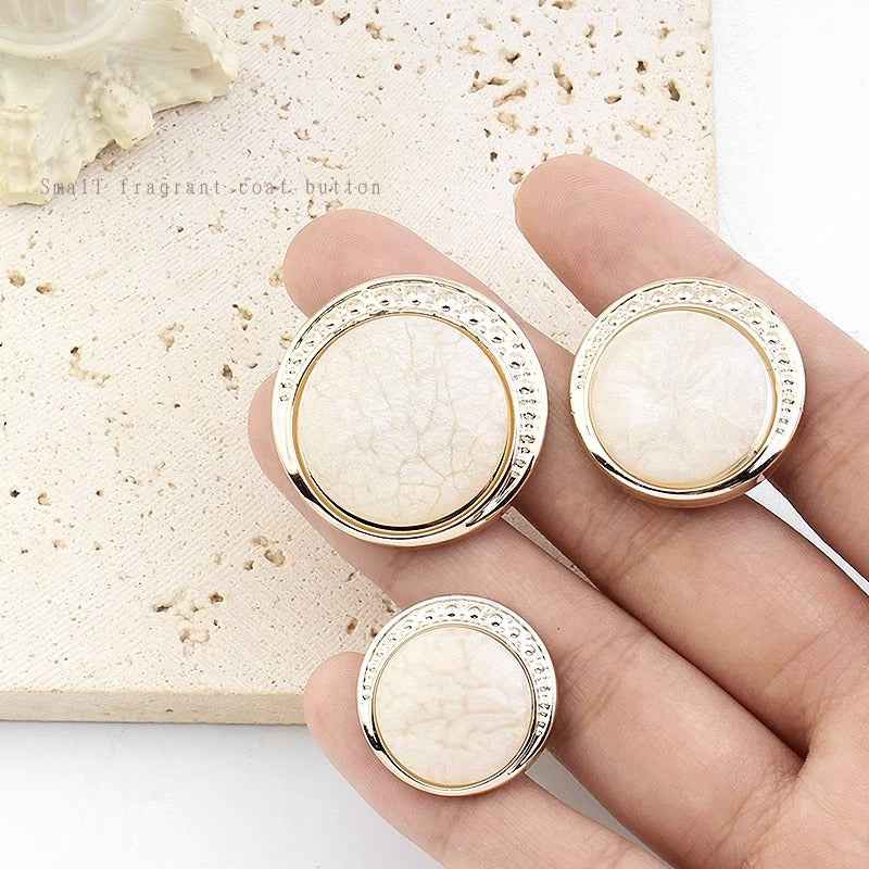 21mm/25mm/30mm Round Resin Shank Buttons Cream White Black 30 Pack