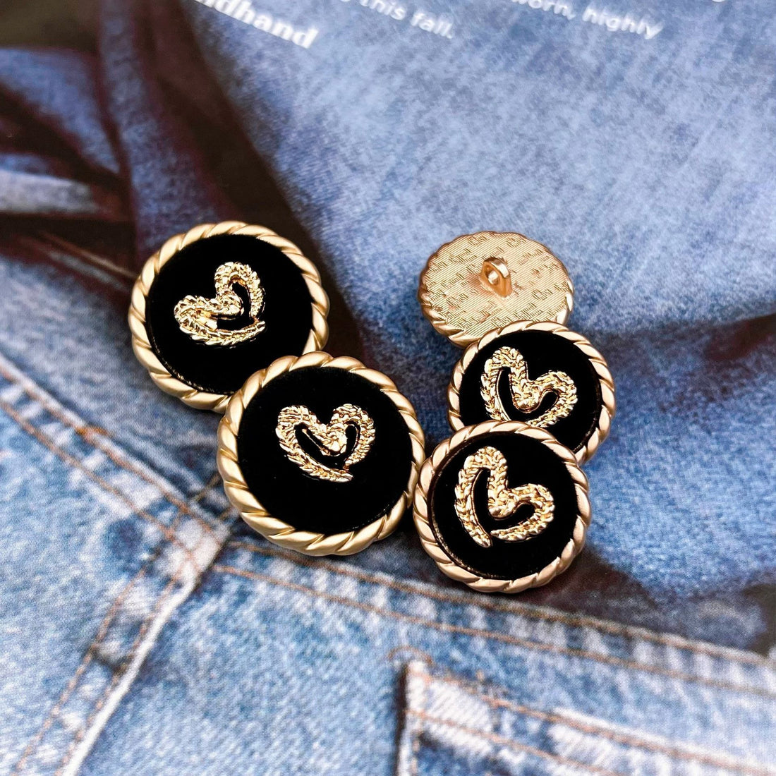 25mm Round Black Flocked Heart Pattern Metal Sewing Buttons 10pcs