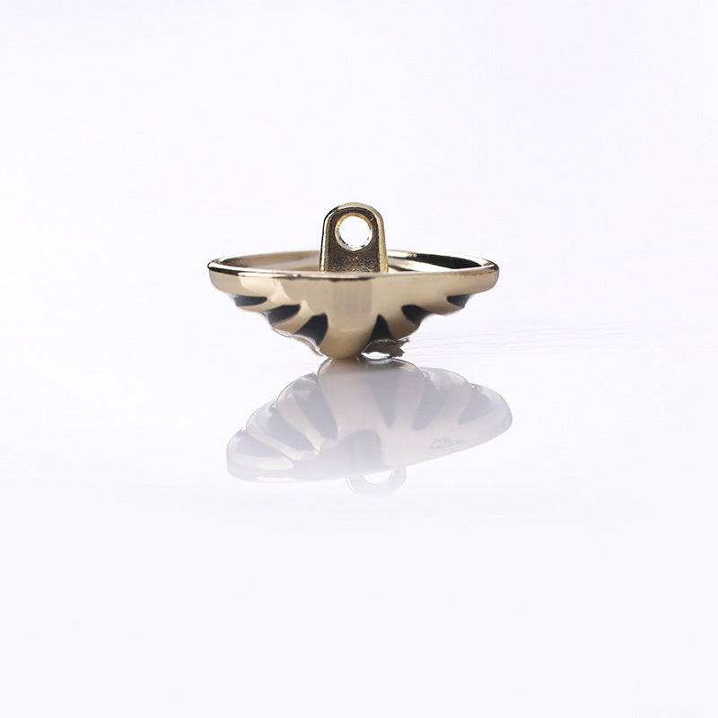 Shell Shape Black & White Enamel Metal Shank Buttons – 20Pcs (Gold / Silver)