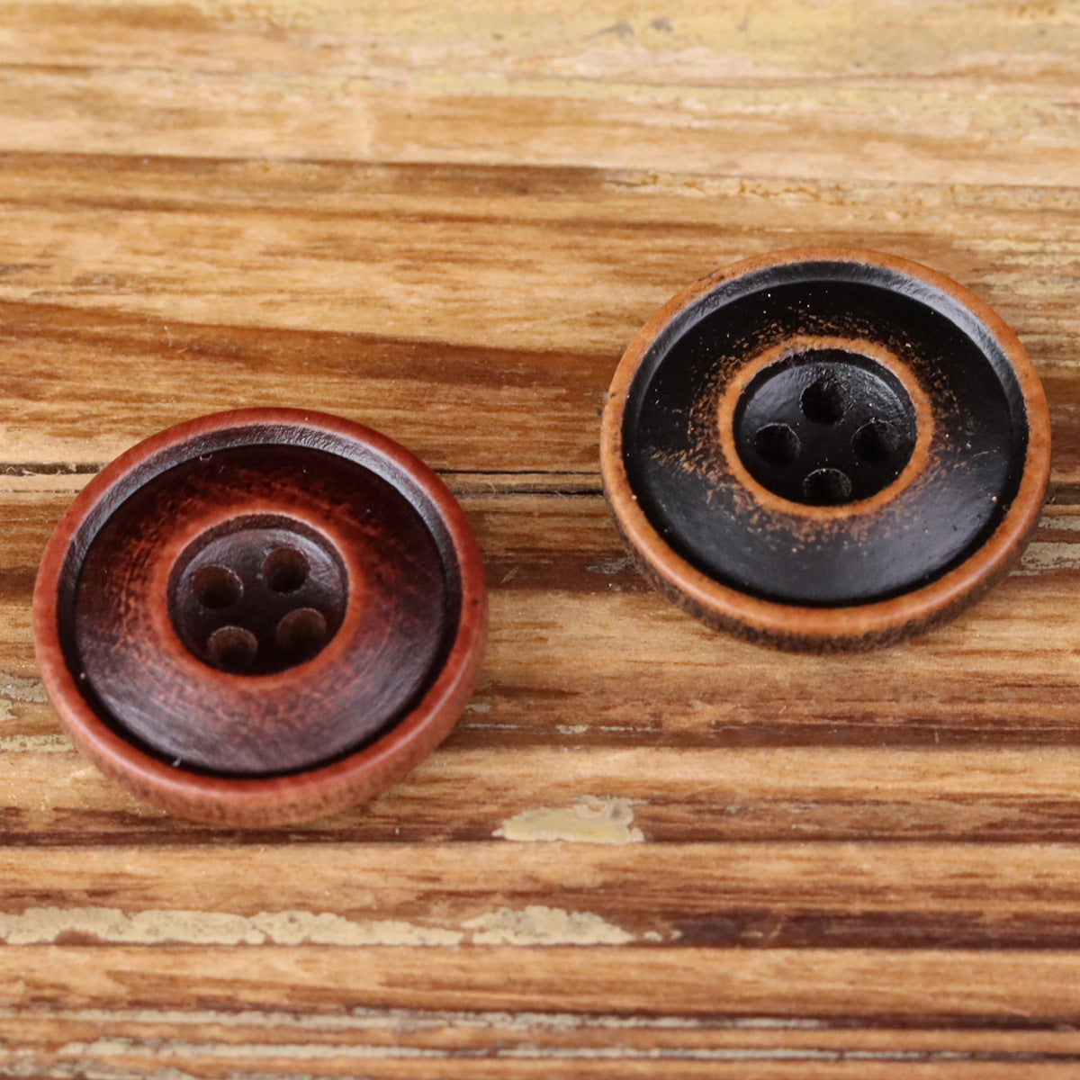 Natural Wood Round 4-Hole Double-Ring Fine-Rim Buttons – Red & Black – Set of 40
