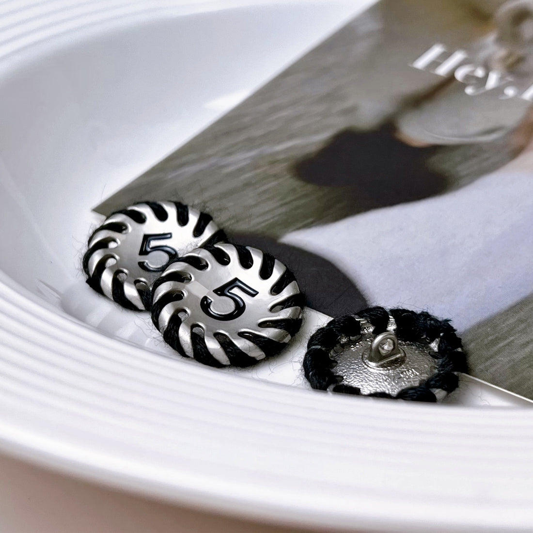 18/23mm Fekete Gyapjú Szél Szám 5 Fém Gomb 10db