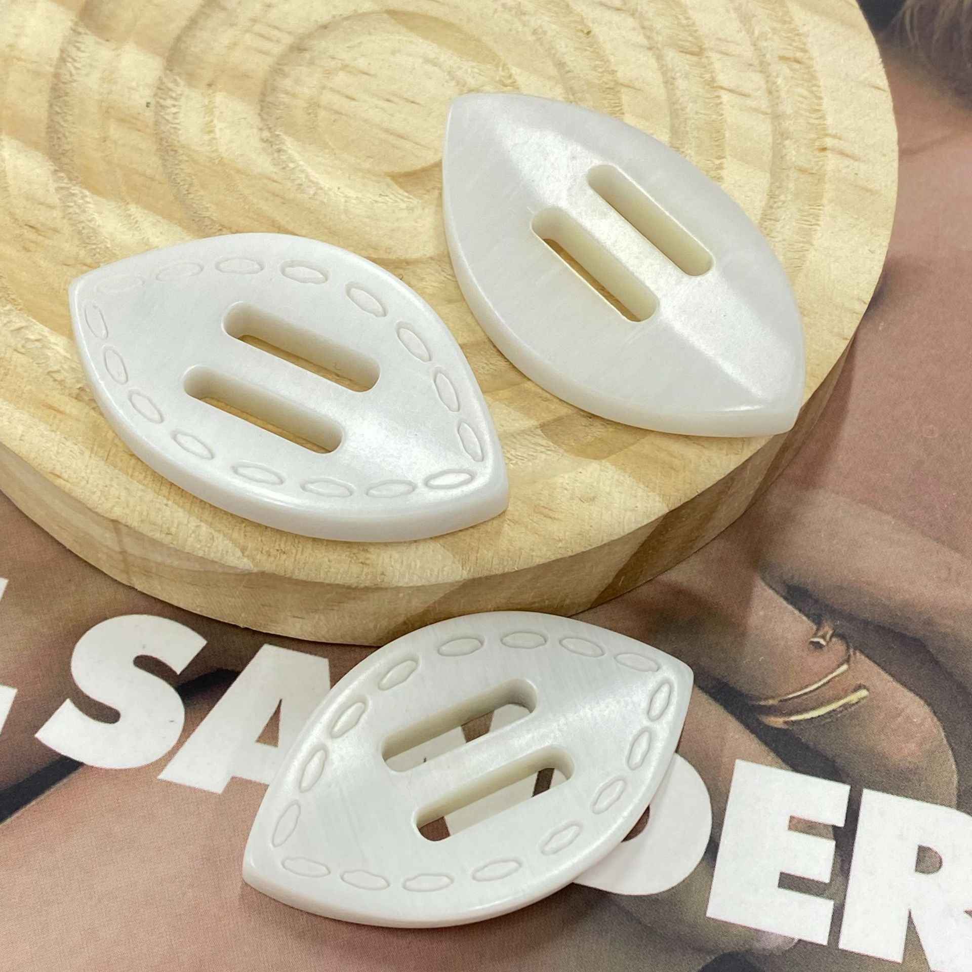 4.5cm Oval Resin 2-Hole Buckle Buttons 10pcs