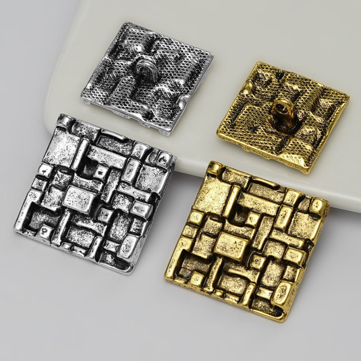 20mm/25mm Vintage QR Code Pattern Metal Shank Buttons – 10-Piece