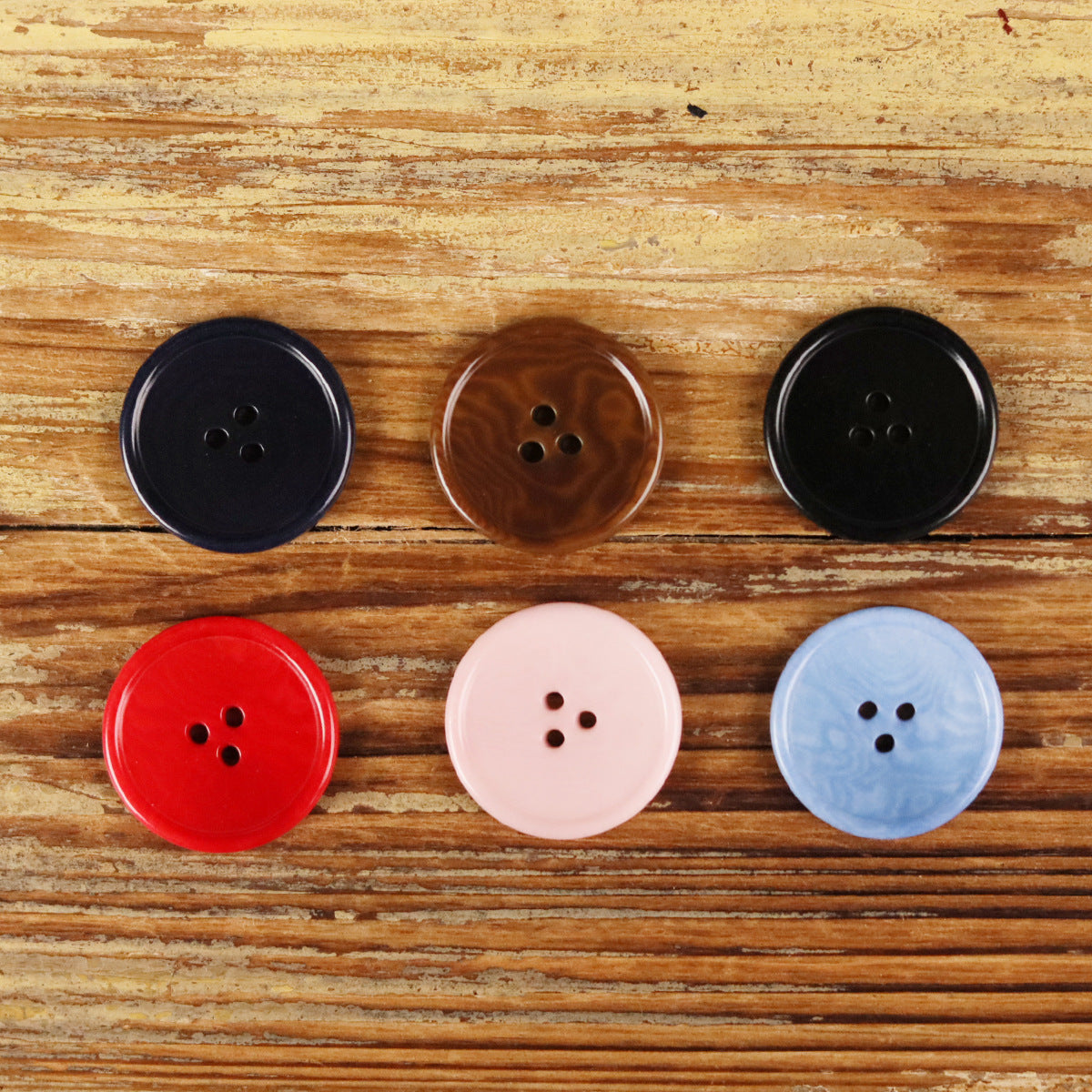 Natural Palm Nut Buttons Round 3-Hole Thin-Rim Candy Colors – Set of 20