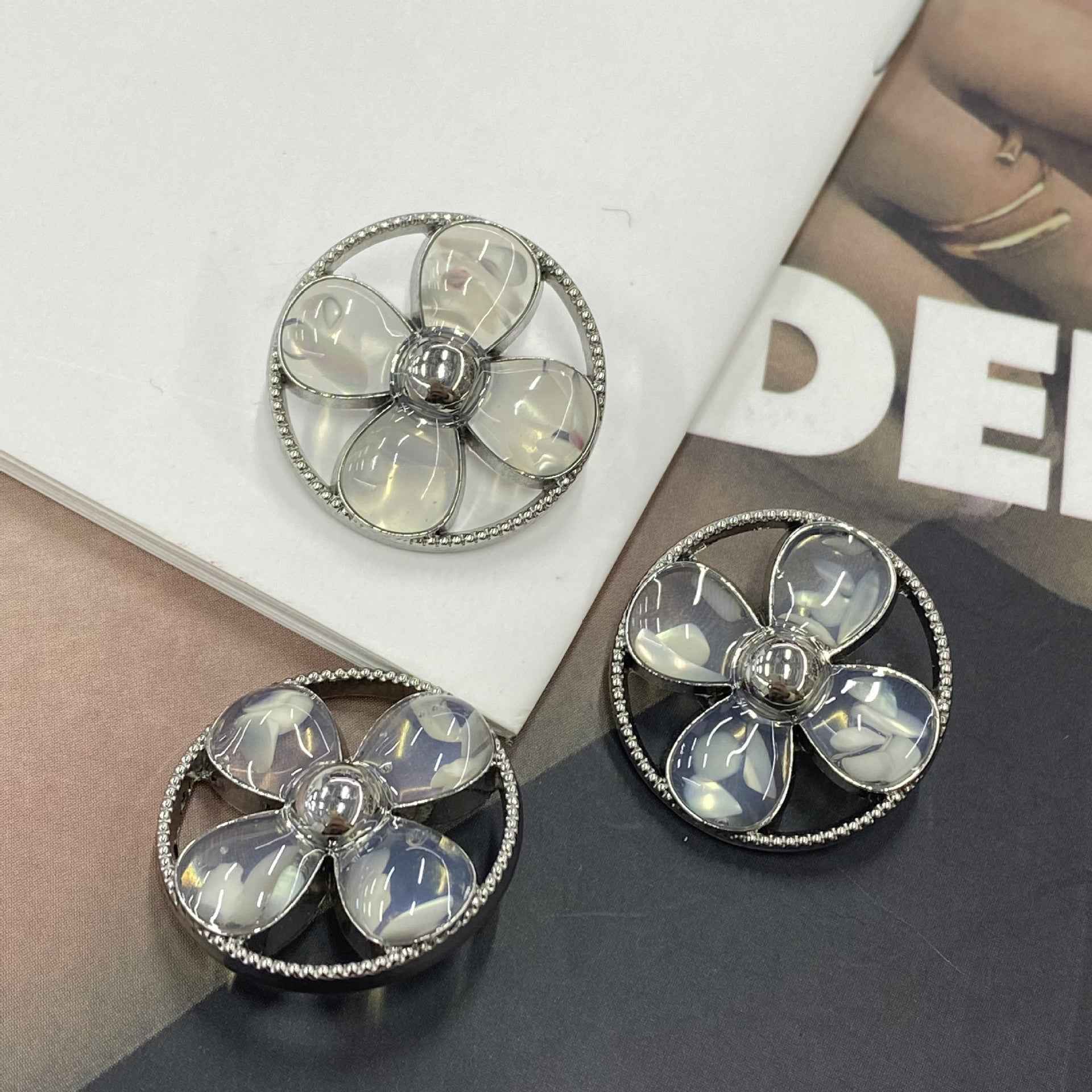 18/20/23mm Round Clover Ring Metal Shank Buttons for Clothing 10pcs
