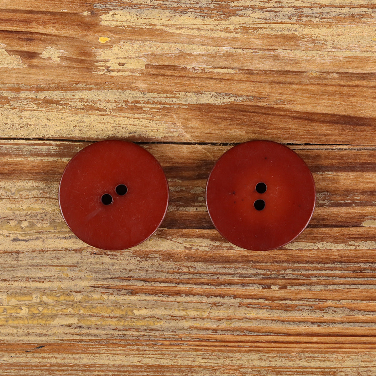 Red Natural Buffalo Horn Buttons 25mm (40L) Round 2-Hole Irregular Texture – Set of 2