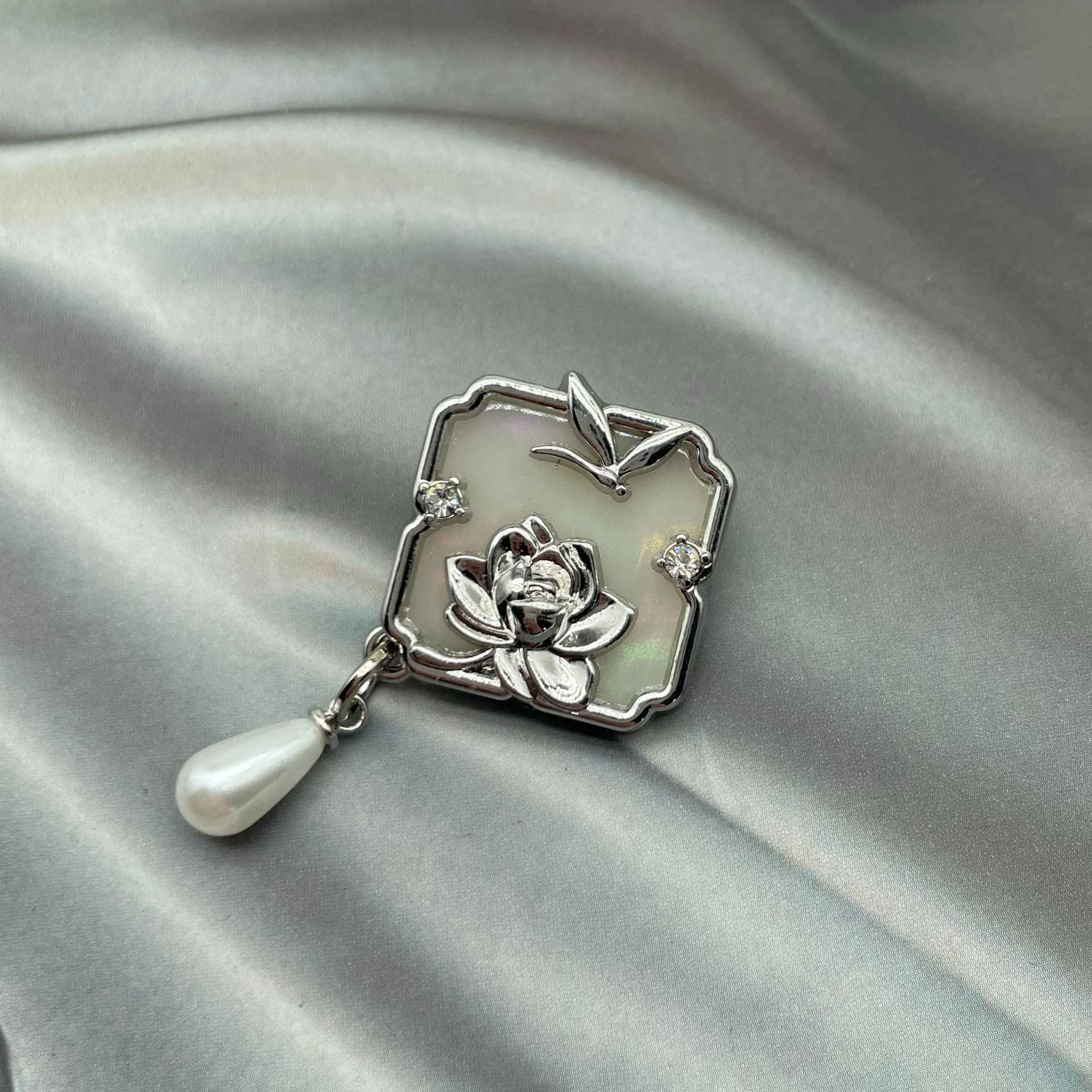 1 Inch Chinese Lotus Dragonfly Metal Sew-On Buttons 10pcs
