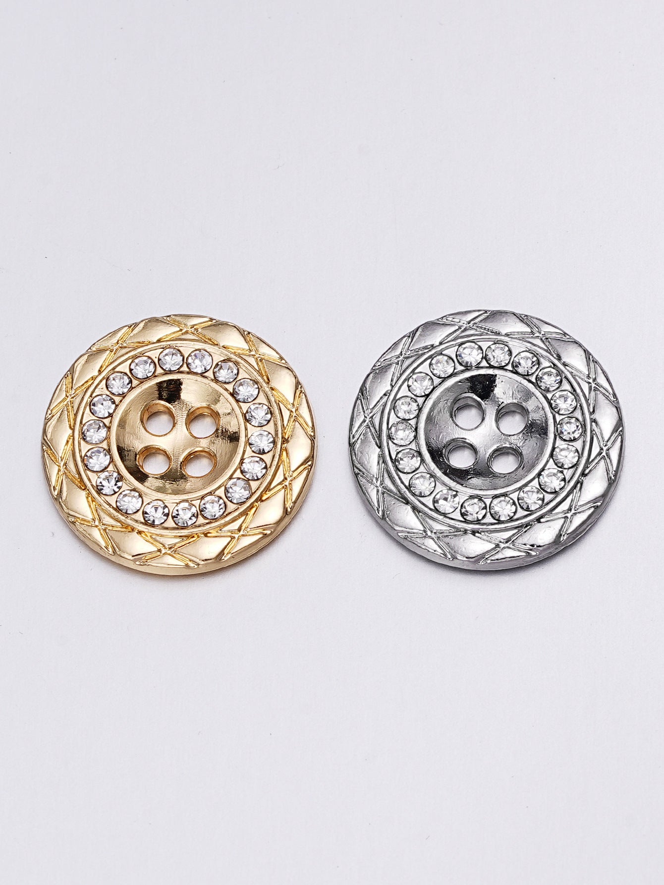 32L (20mm) Round 4-Hole Rhinestone Zinc Alloy Buttons – 10 Piece