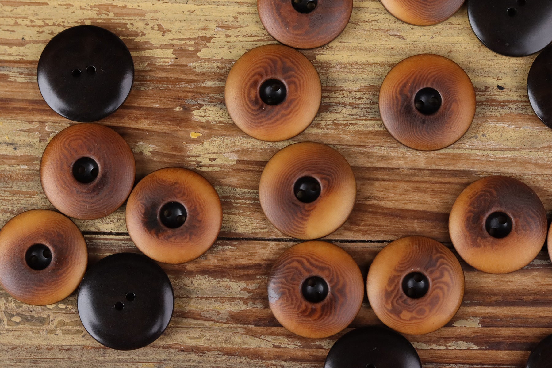 Natural Seed Thick-Edge Round 2-Hole Buttons – 48pcs | 15/18/20/23mm Assorted
