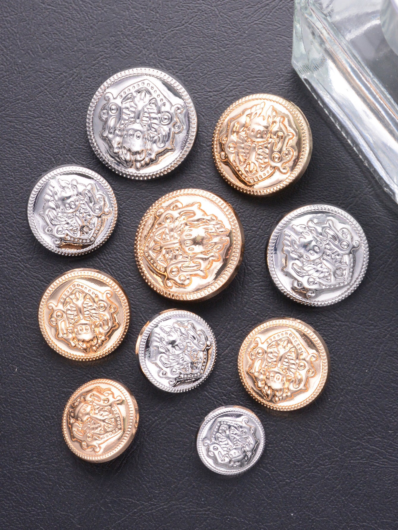 British Style Embossed Decorative Metal Shank Buttons 30pcs Mixed Size