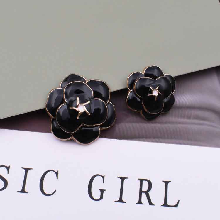 18/23mm Black & White Camellia Metal Shank Buttons 10pcs