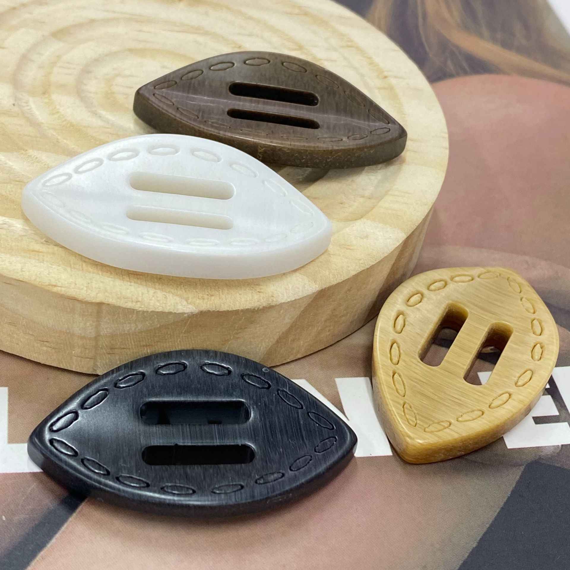 4.5cm Oval Resin 2-Hole Buckle Buttons 10pcs