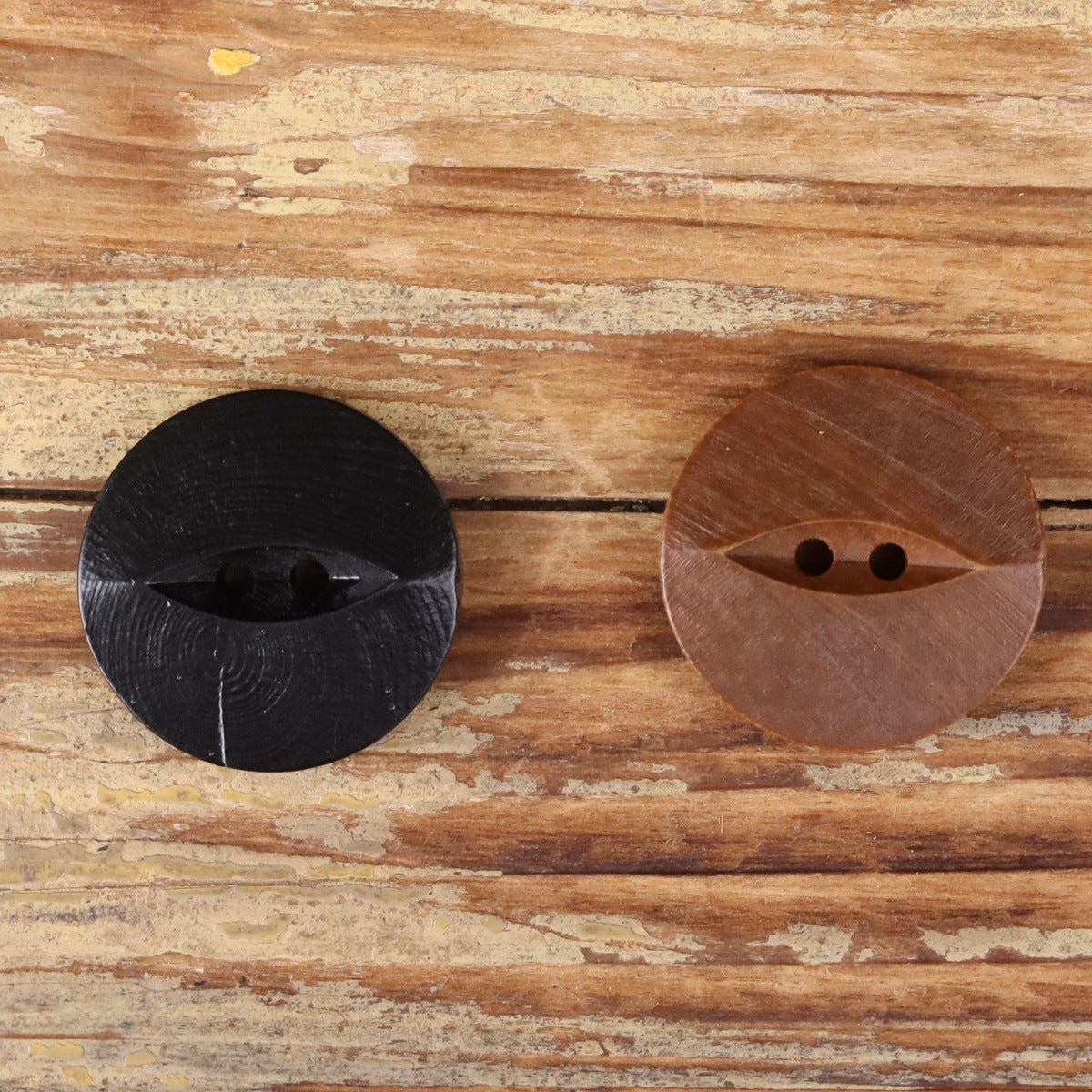 Round Wood Fish-Eye 2-Hole Buttons – 30pcs for Cotton Linen Shirts Pants Coats Dresses