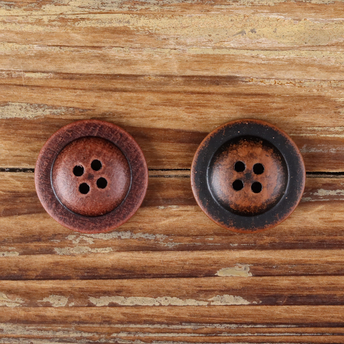 Natural Wood Round 4-Hole Double-Ring Fine-Rim Buttons – Red & Black – Set of 40