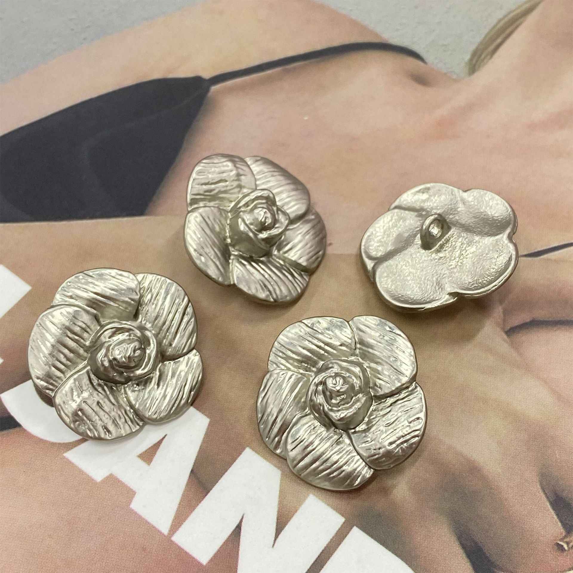 20/23mm 3D Five-Petal Flower Metal Shank Buttons 20pcs
