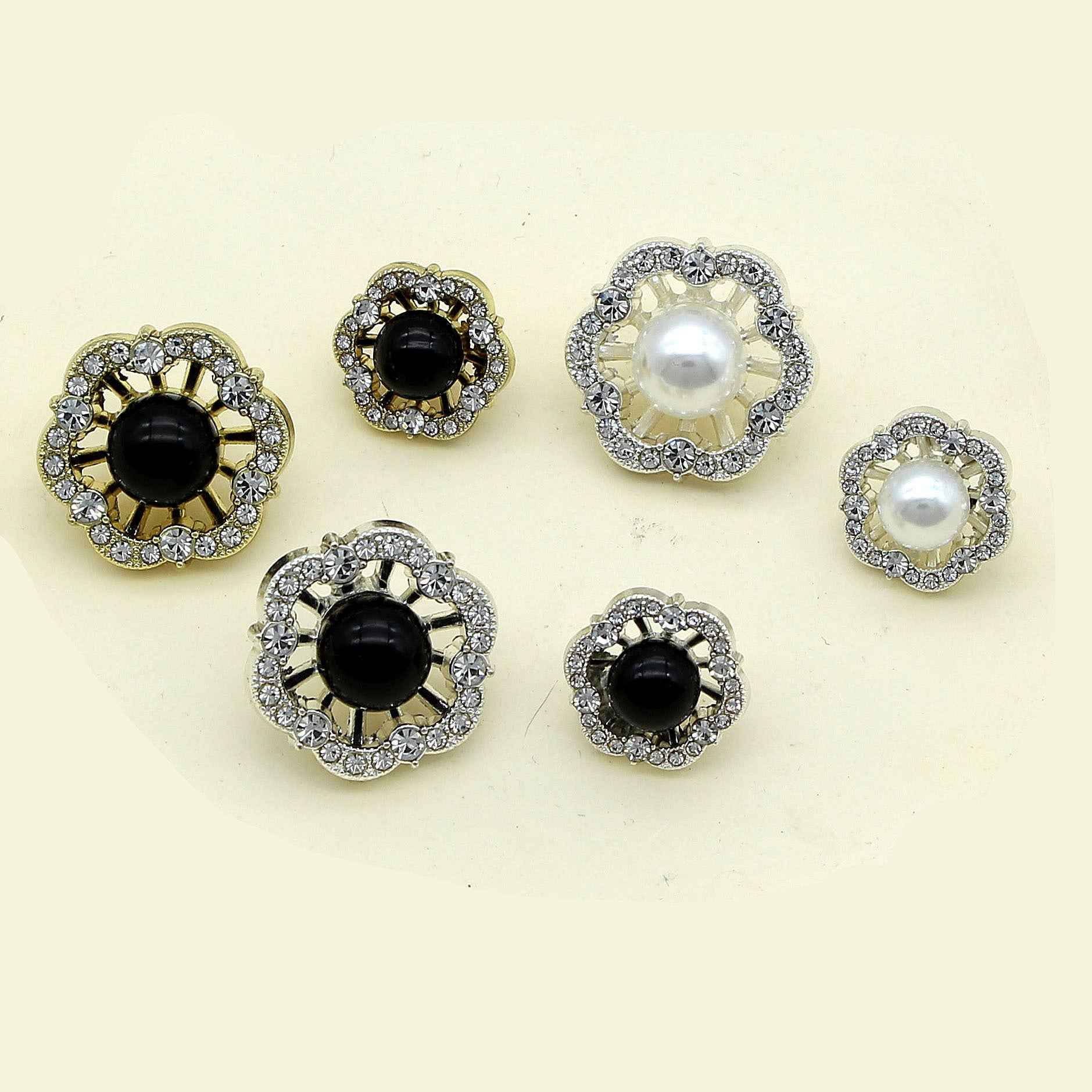 16mm/22mm Alloy Base Flower-Shaped Black White Pearl Buttons 48 Pack