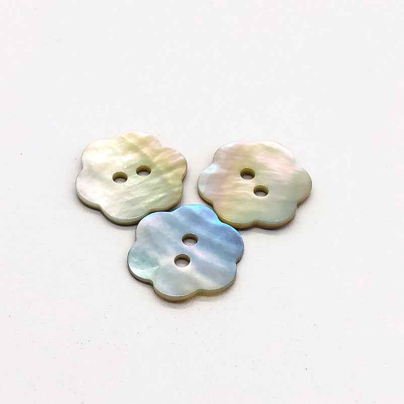18L/20L/24L Plum Blossom 2-Hole Mother of Pearl Shell Buttons 30pcs