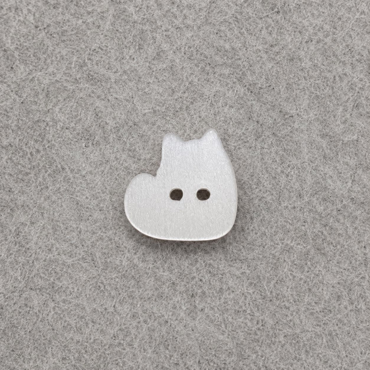 14.5mm Cute Mouse Resin Buttons – White & Orange 20pcs