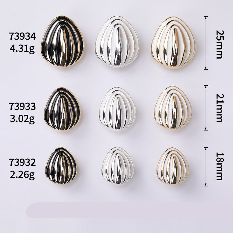 Shell Shape Black & White Enamel Metal Shank Buttons – 20Pcs (Gold / Silver)