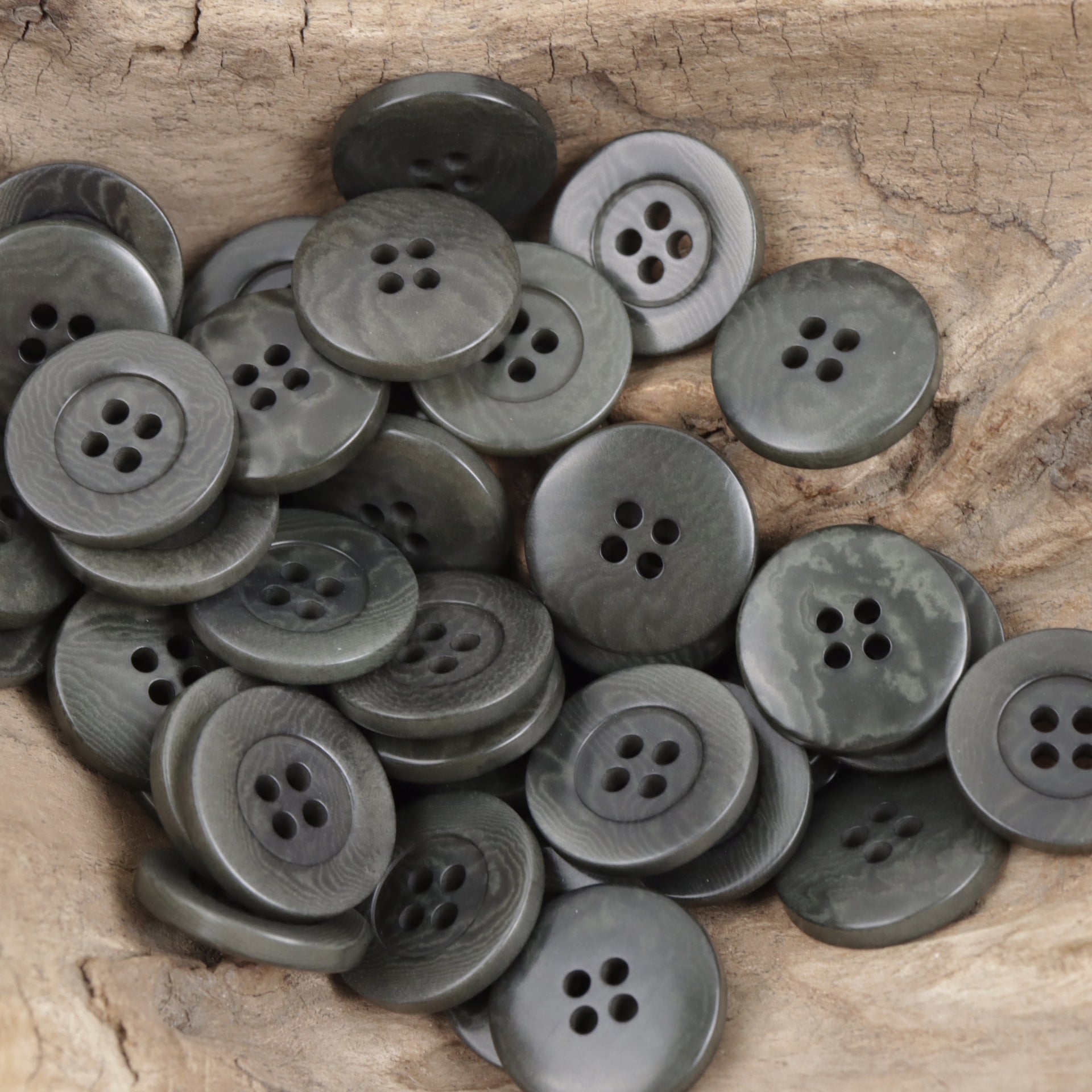 Corozo Nut Buttons Wide Border Round 10 Pack - Lots of Buttons