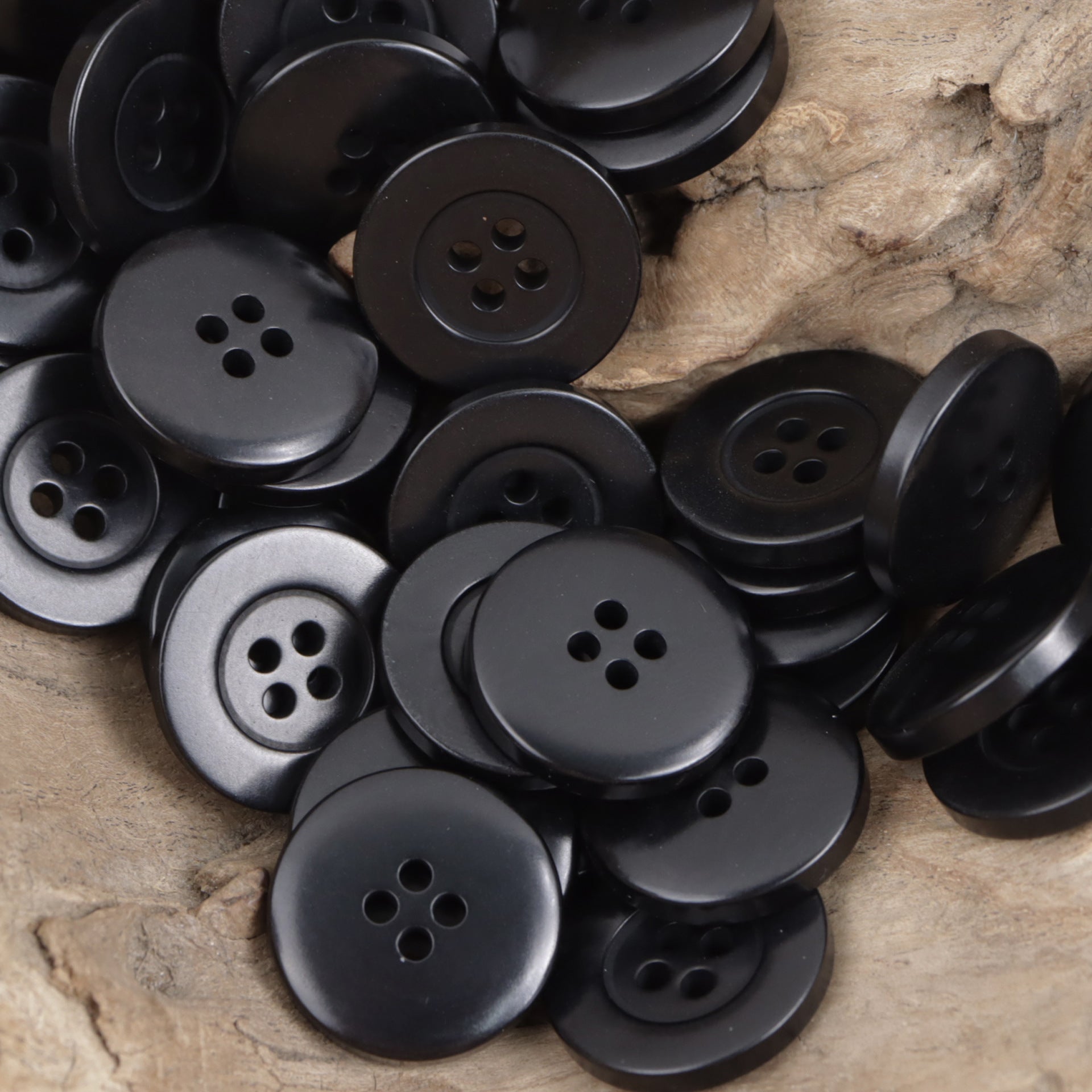 Corozo Nut Buttons Wide Border Round 10 Pack - Lots of Buttons