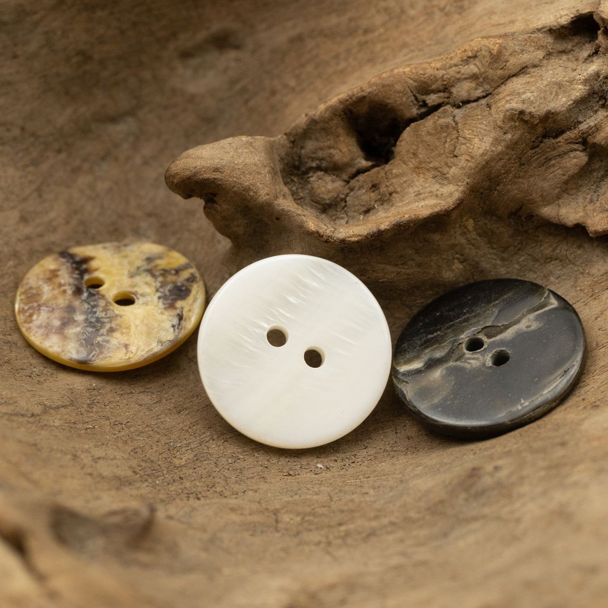 Natural Shirt Pearl Shell Flat Buttons 2 Hole 10pcs - Lots of Buttons