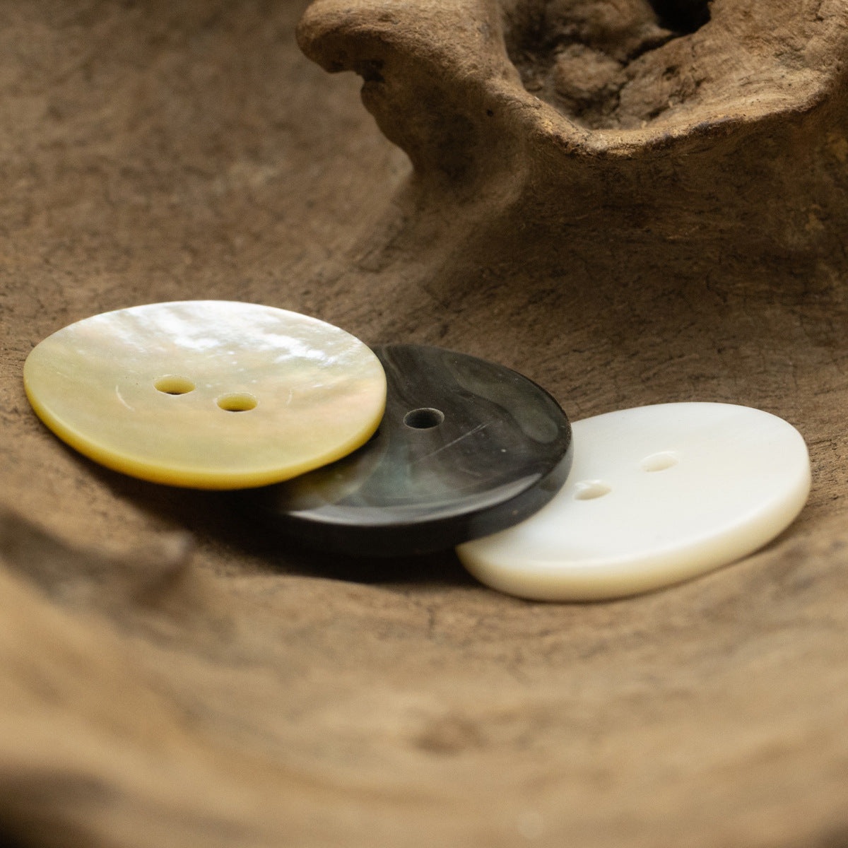 Natural Shirt Pearl Shell Flat Buttons 2 Hole 10pcs - Lots of Buttons