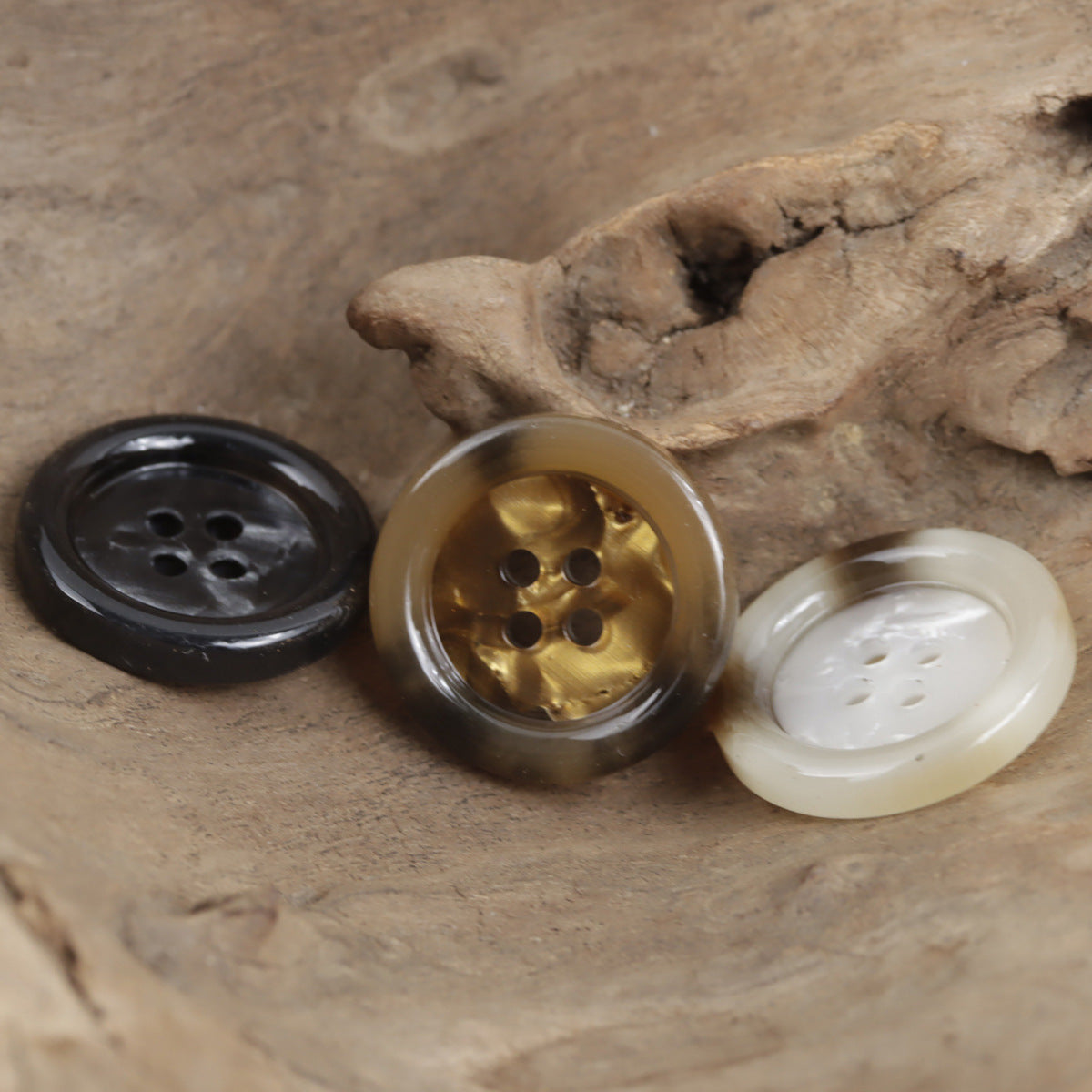 Vintage Amber Resin Buttons Imitation Shell Pattern Round 20 Pack - Lots of Buttons