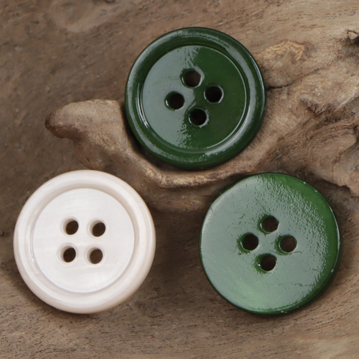 Candy-Colored Round Natural Shell Buttons for Clothes DIY Craft 10 Pack - Lots of Buttons