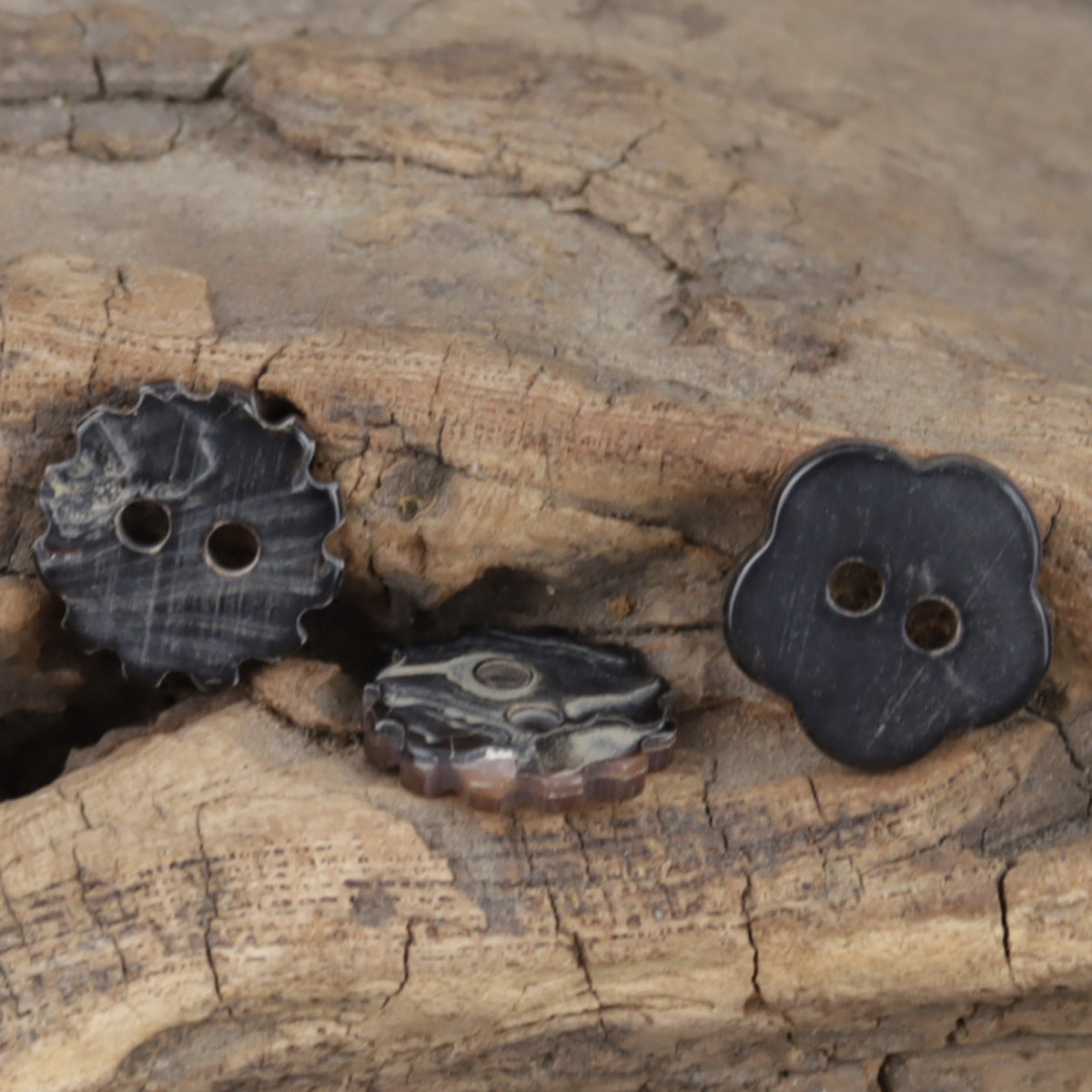 Handcrafted Snowflake Laser-Engraved Natural Shell Buttons 10pcs - Lots of Buttons