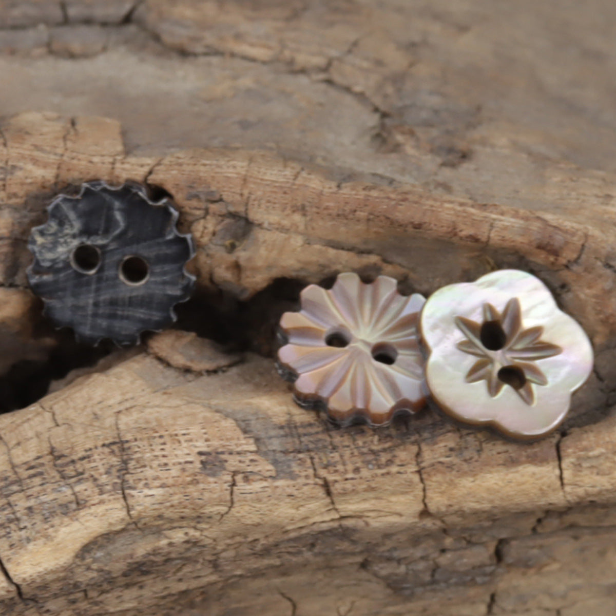 Handcrafted Snowflake Laser-Engraved Natural Shell Buttons 10pcs - Lots of Buttons