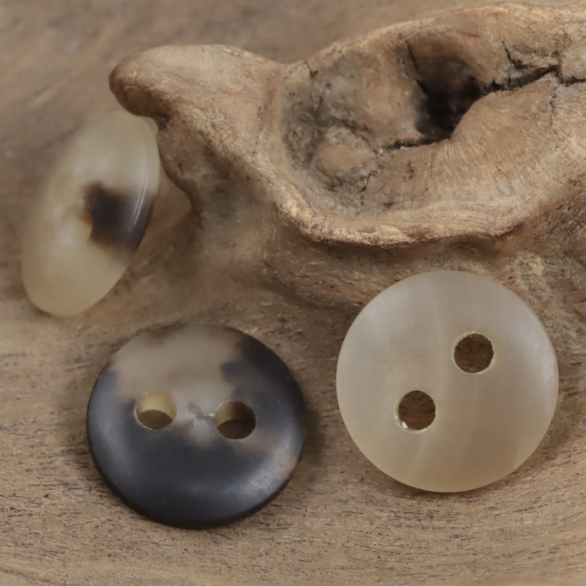 Natural Yellow Cattle Horn Two-Eye Buttons for Suit Sweater Cuffs 2PCS - Lots of Buttons