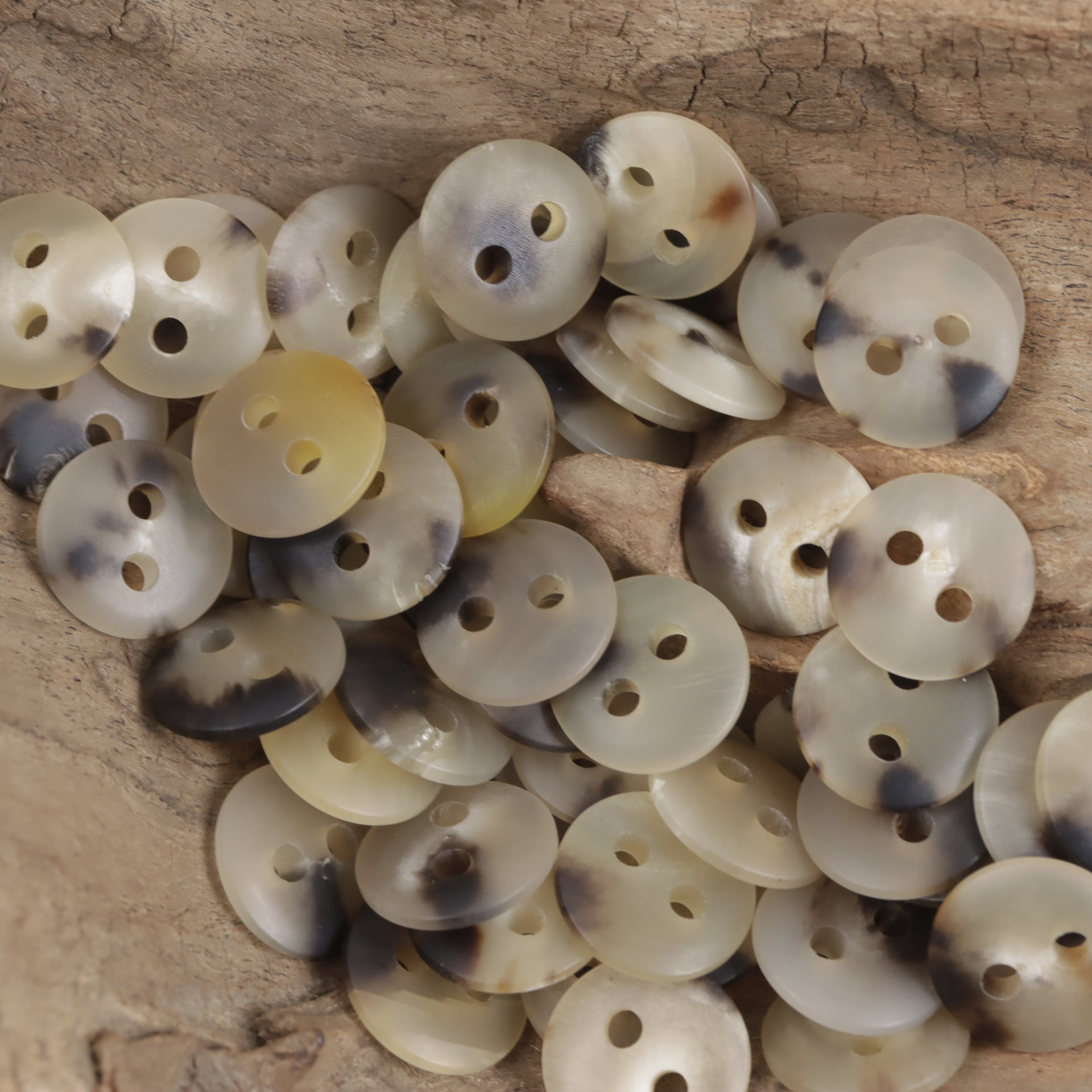 Natural Yellow Cattle Horn Two-Eye Buttons for Suit Sweater Cuffs 2PCS - Lots of Buttons